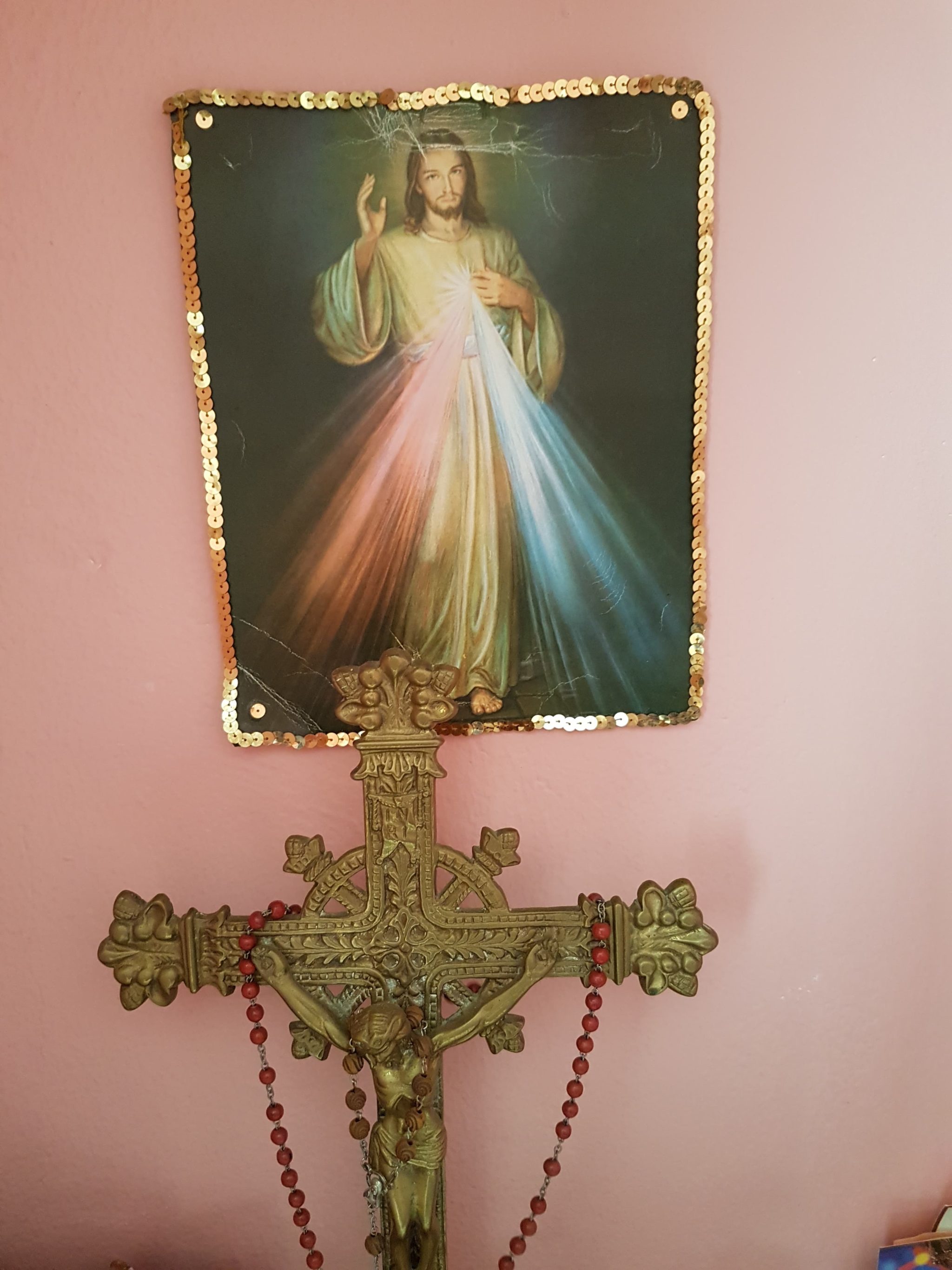 Jezus Miłosierny w jednym z domów Fot. Maria Górczyńska