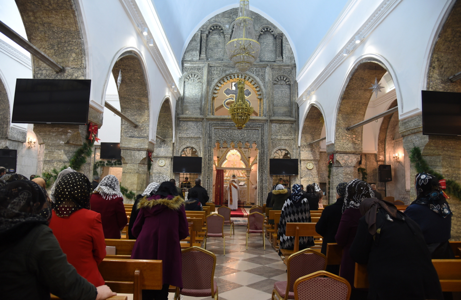 Chrześcijanie w Mosulu fot. EPA/AMMAR SALIH 
