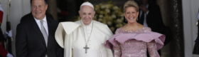 Panamska para prezydencka i Papież Franciszek.