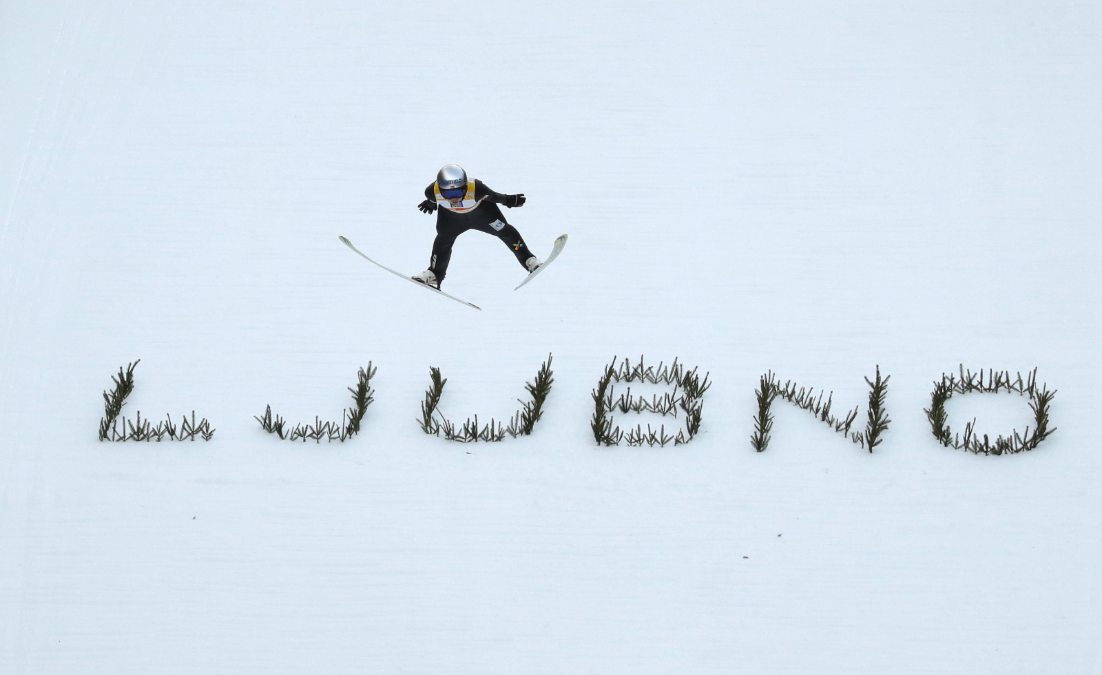 Norweżka Maren Lundby podczas Pucharu Świata w skokach anrciarskich w słoweńskim Ljubno. Fot. PAP/EPA/ANTONIO BAT