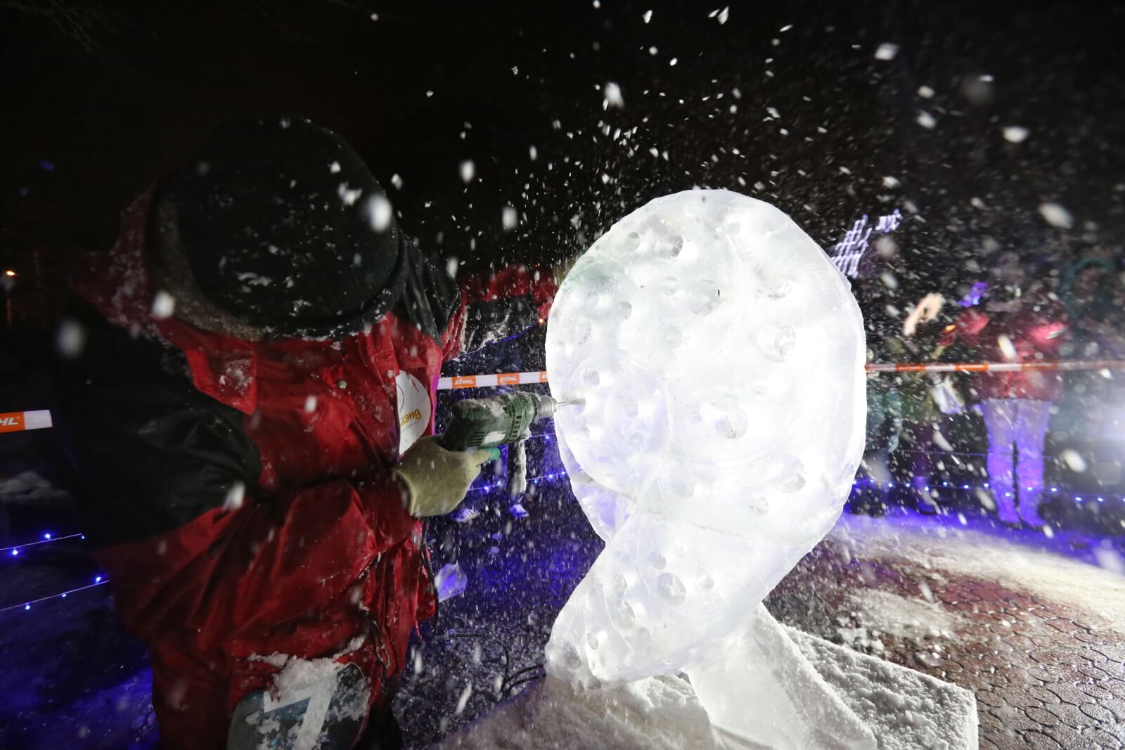 Konkurs na najlepszą lodową rzeźbę (Białoruś) fot. EPA/TATYANA ZENKOVICH