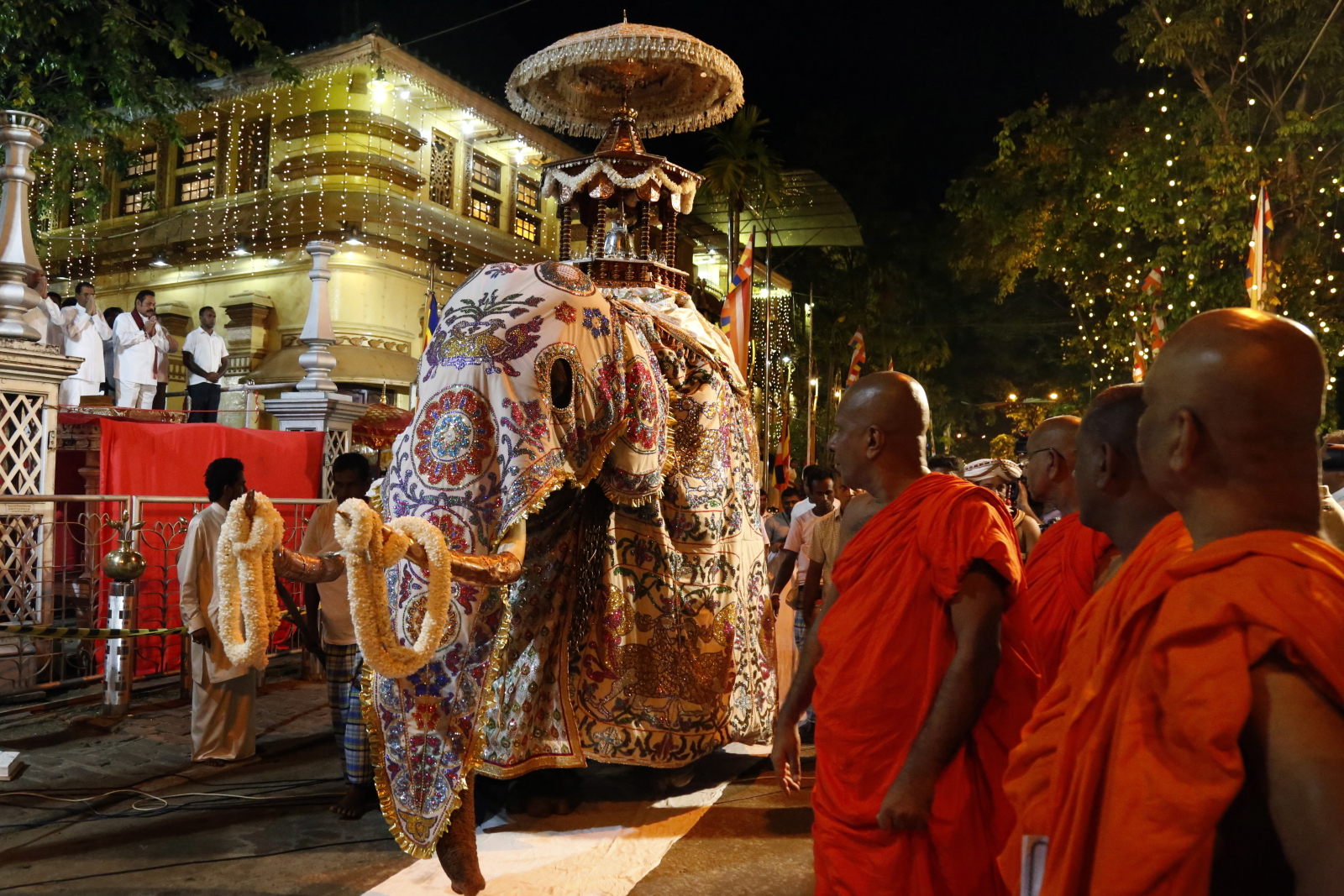 Procesja religijna w Colombo, Sri Lanka. Fot. PAP/EPA/M.A.PUSHPA KUMARA