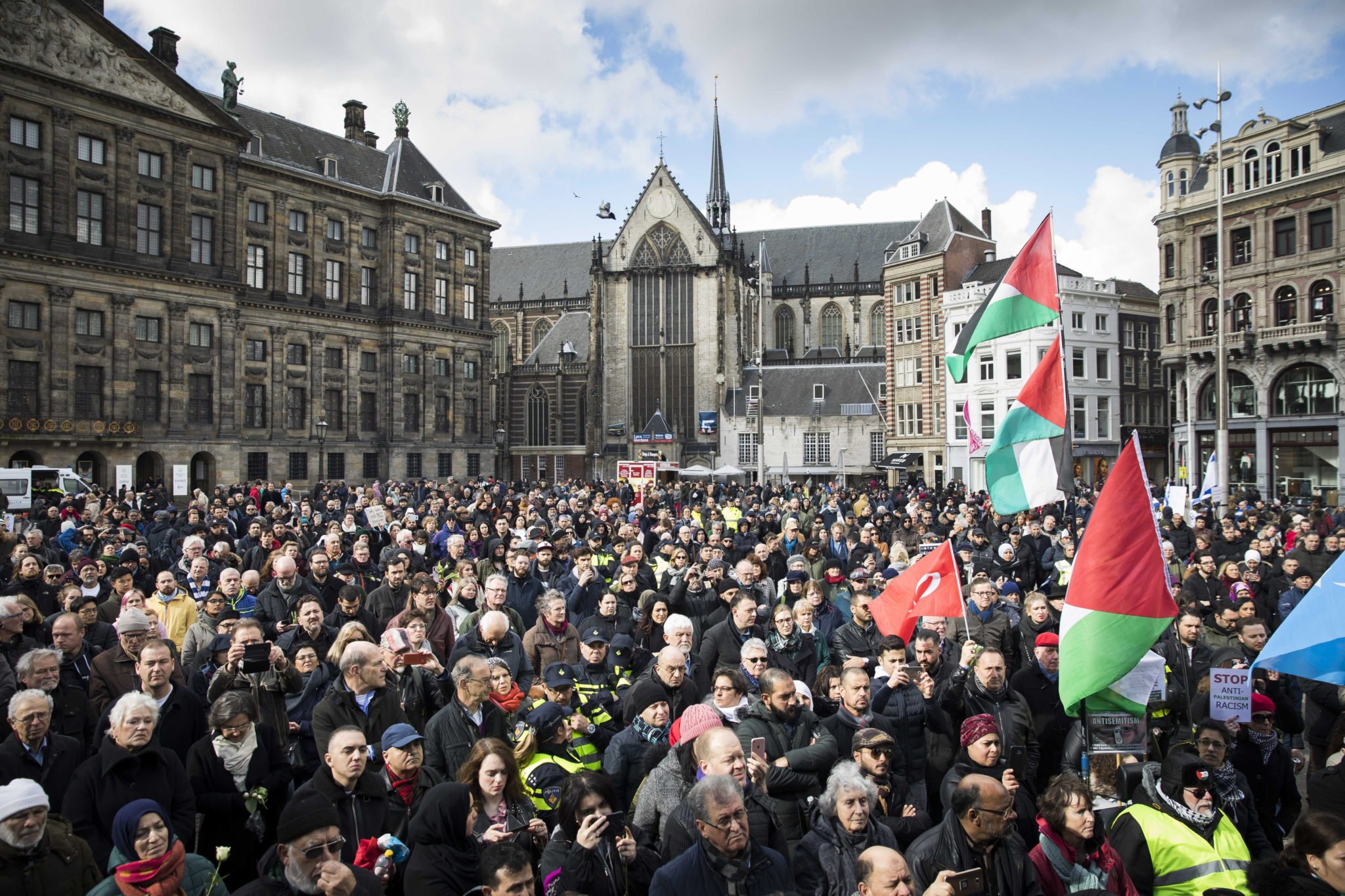 Holandia, Amsterdam: demonstracja przeciwko przemocy i terrroryzmowi, fot. Bart Maat, PAP/EPA 