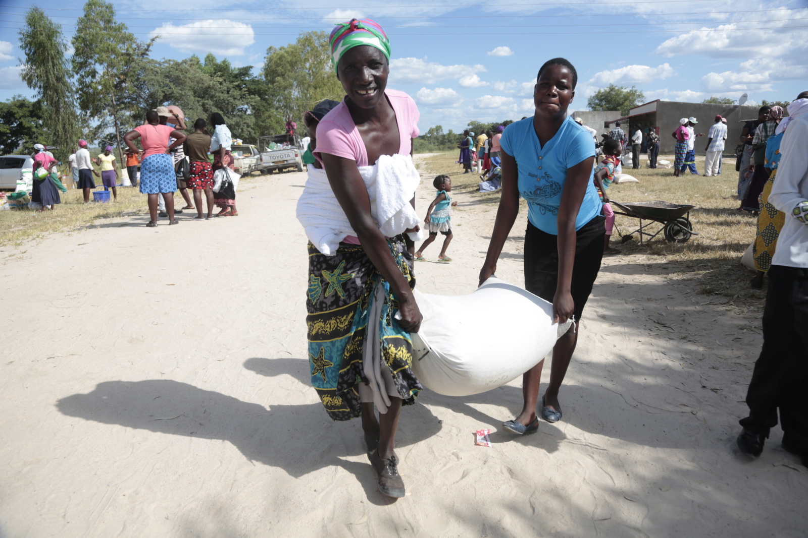 Susza w Zimbabwe. fot. EPA/AARON UFUMELI 
