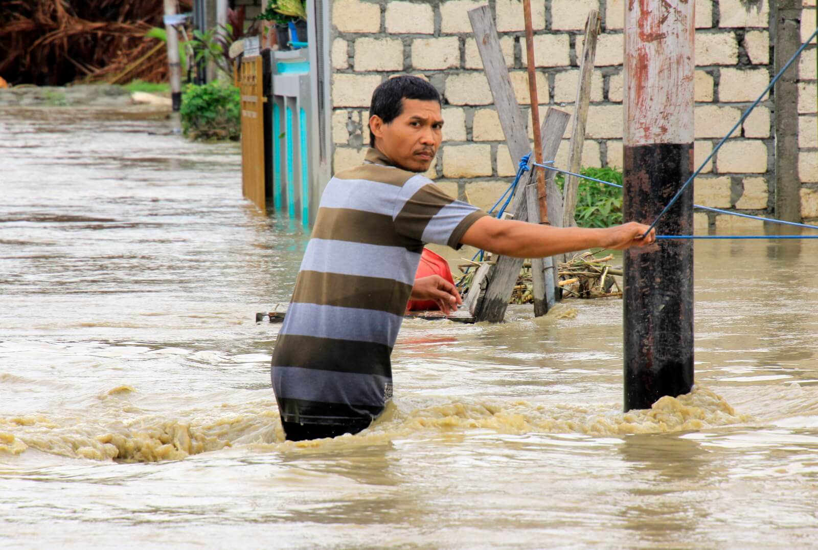 Powodzie w Indonezji fot. EPA/FRANS