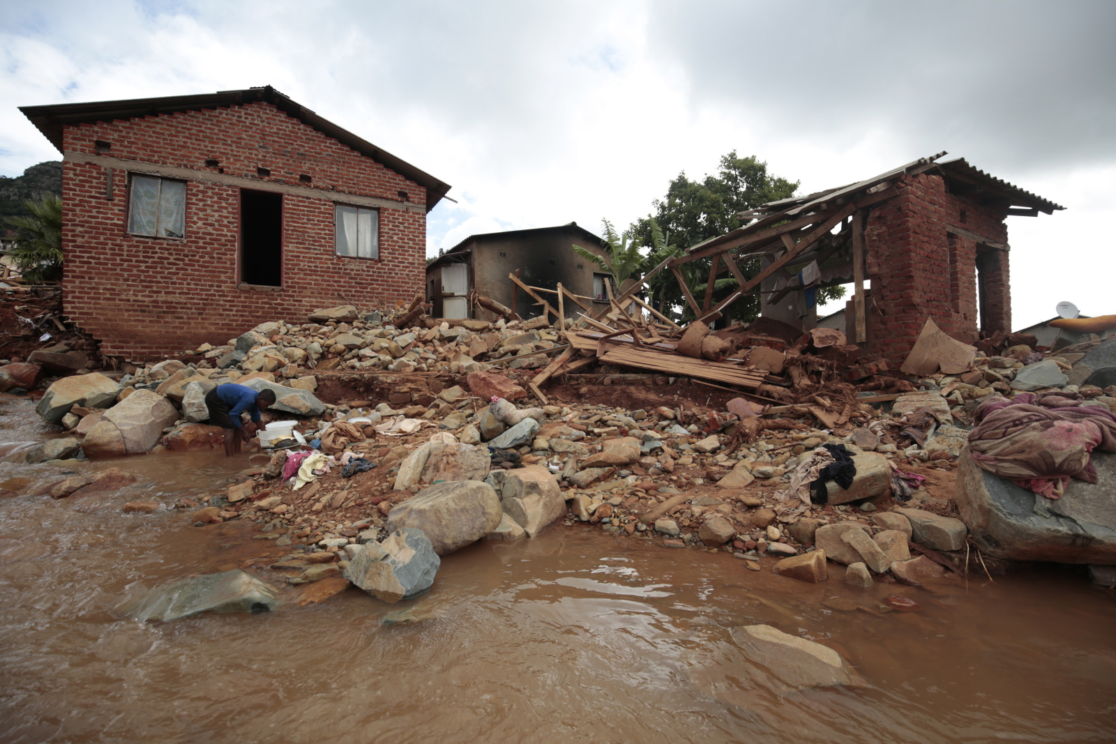 Skutki cyklonu w Zimbabwe/PAP/EPA