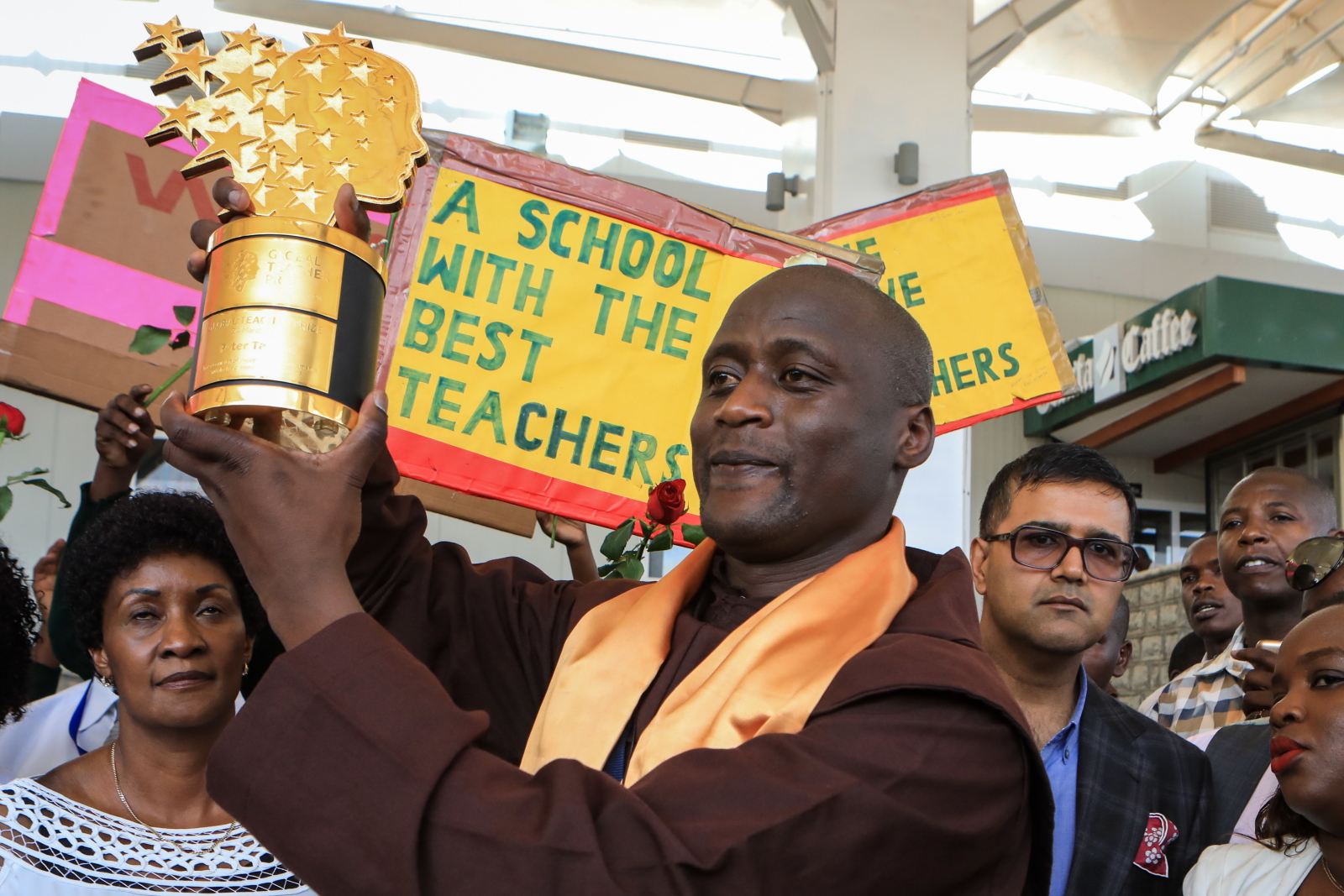 Kenijski nauczyciel najlepszym nauczycielem świata. fot. EPA/DANIEL URUNGU