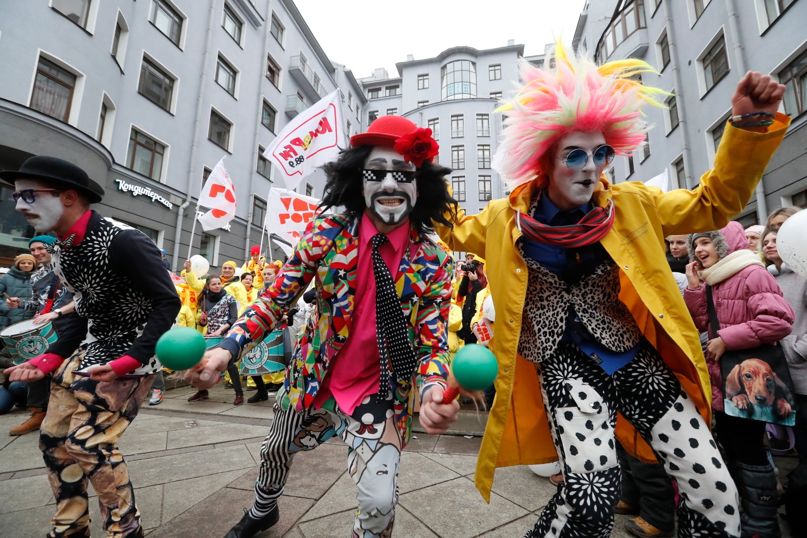 Humor Day w Sankt Petersburgu. Fot. PAP/EPA/ANATOLY MALTSEV