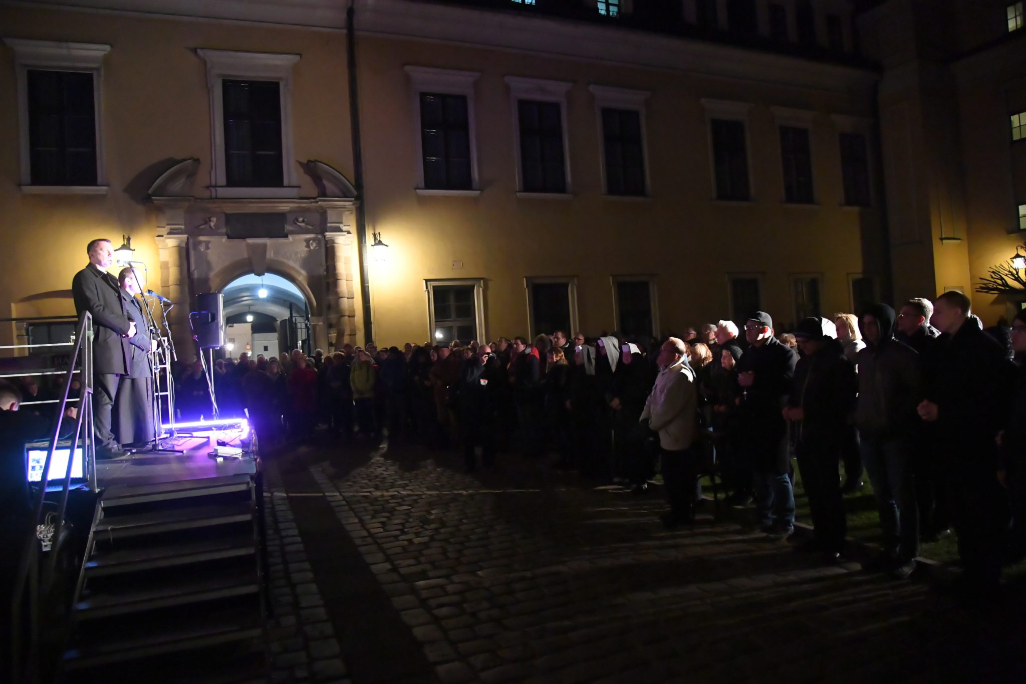 Kraków: modlitwa i czuwanie pod 