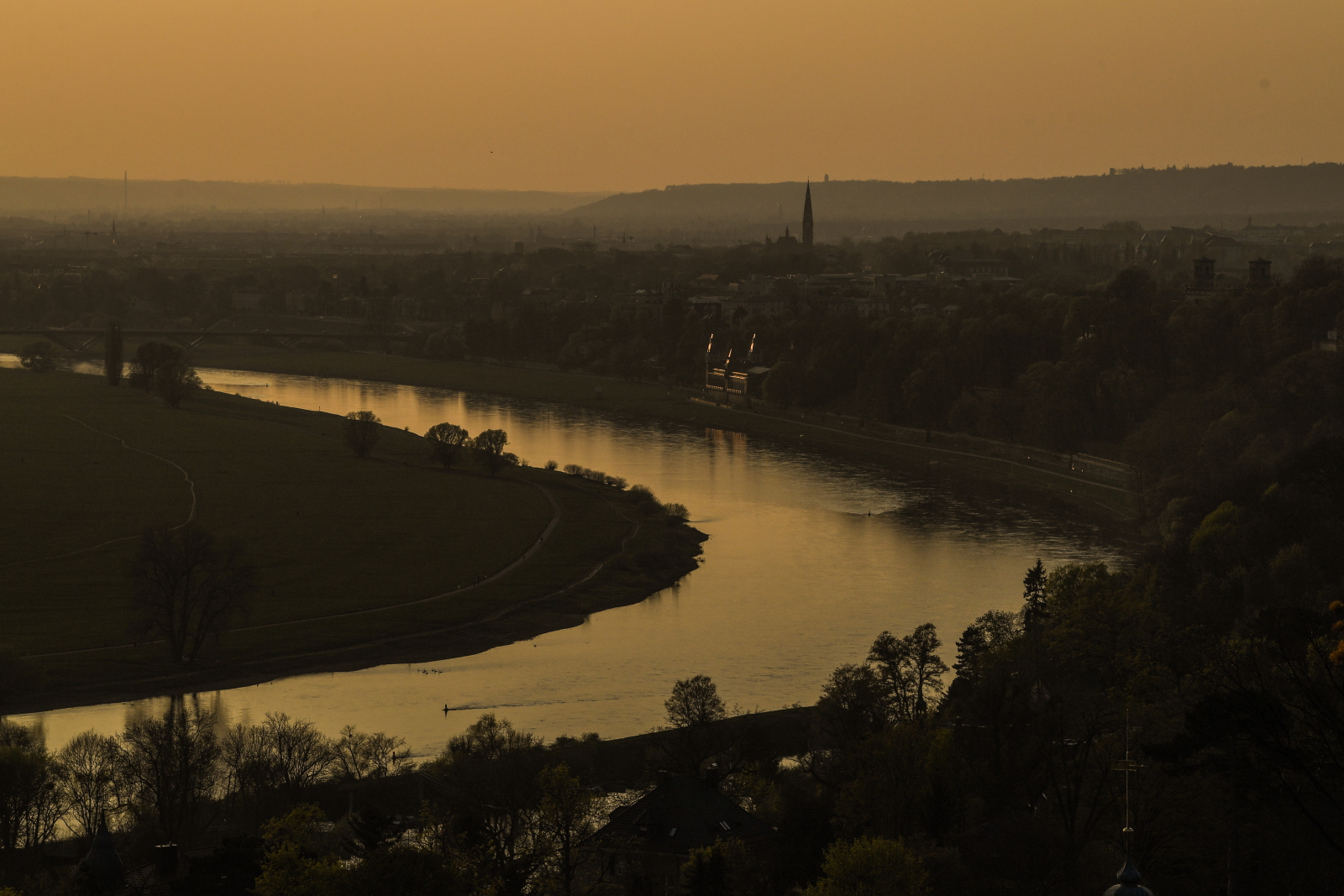 Niemcy, zachód słońca    EPA/FILIP SINGER 