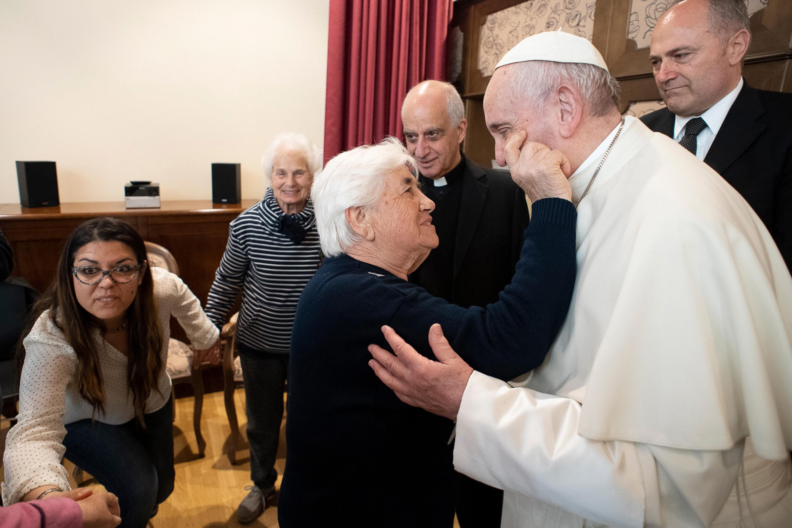 Papież Franciszek odwiedził dom dla osób chorych na Alzheimera EPA/VATICAN MEDIA 