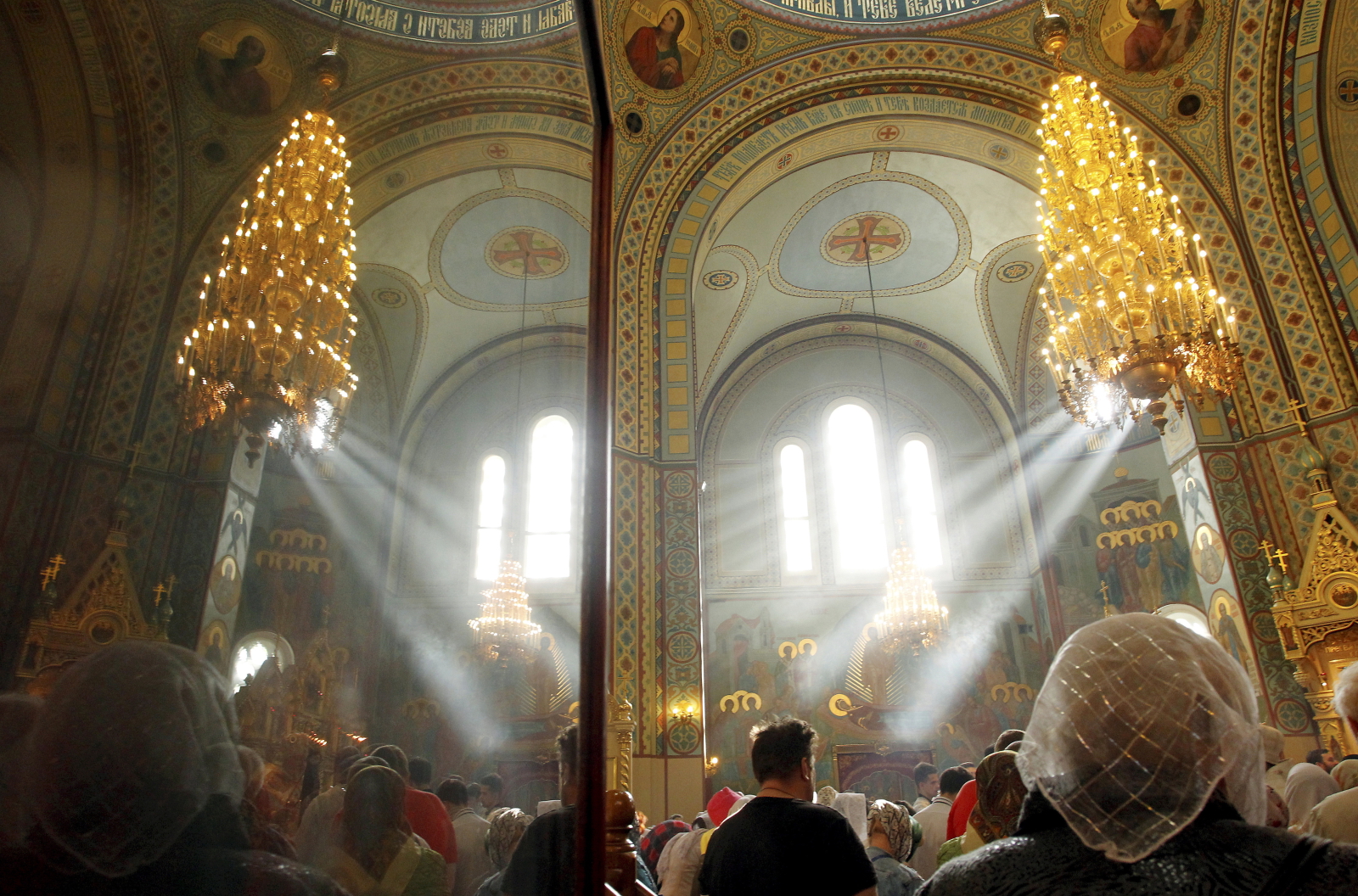Poniedziałek Wielkanocny w Cerkwi Narodzenia Jezusa w Rydze, Litwa. Fot. EPA/TOMS KALNINS