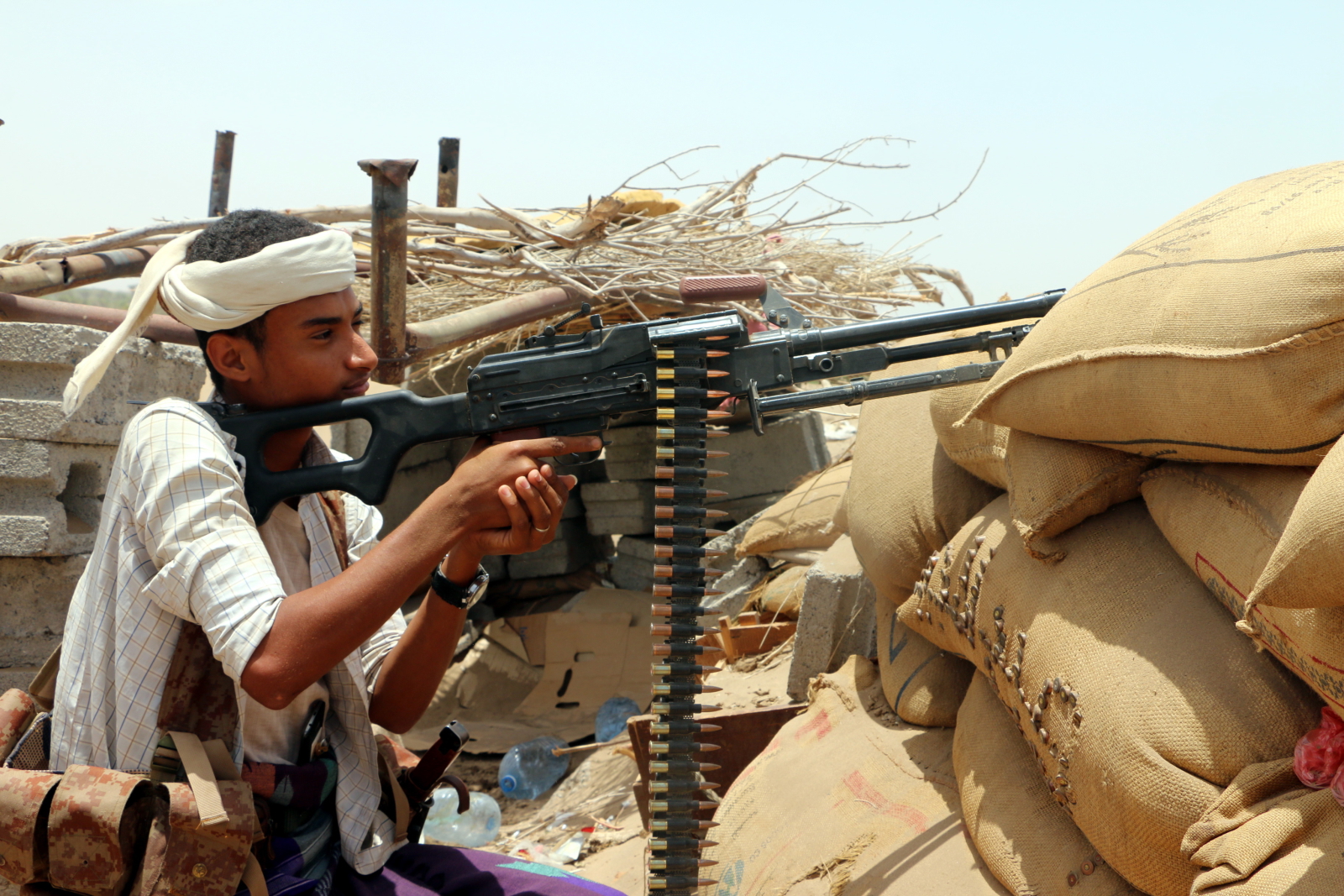 Konflikt w Jemenie trwa. Fot. PAP/EPA/NAJEEB ALMAHBOOBI
