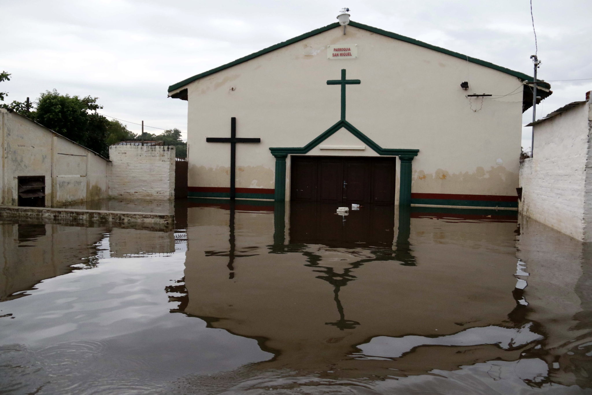 Powódź w Paragwaju, fot. Andres Cristaldo PAP/EPA 
