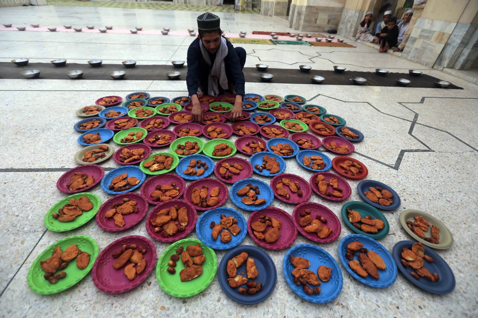 Ramadan w Pakistanie fot. EPA/BILAWAL ARBAB