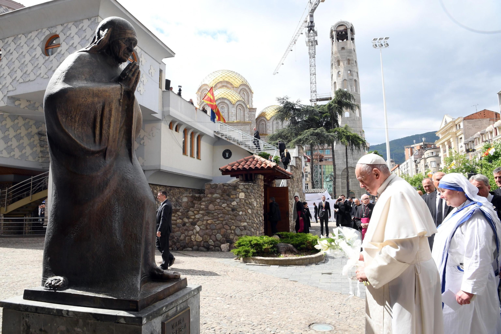 Papież Franciszek w Macedonii  EPA/MAURIZIO BRAMBATTI 
