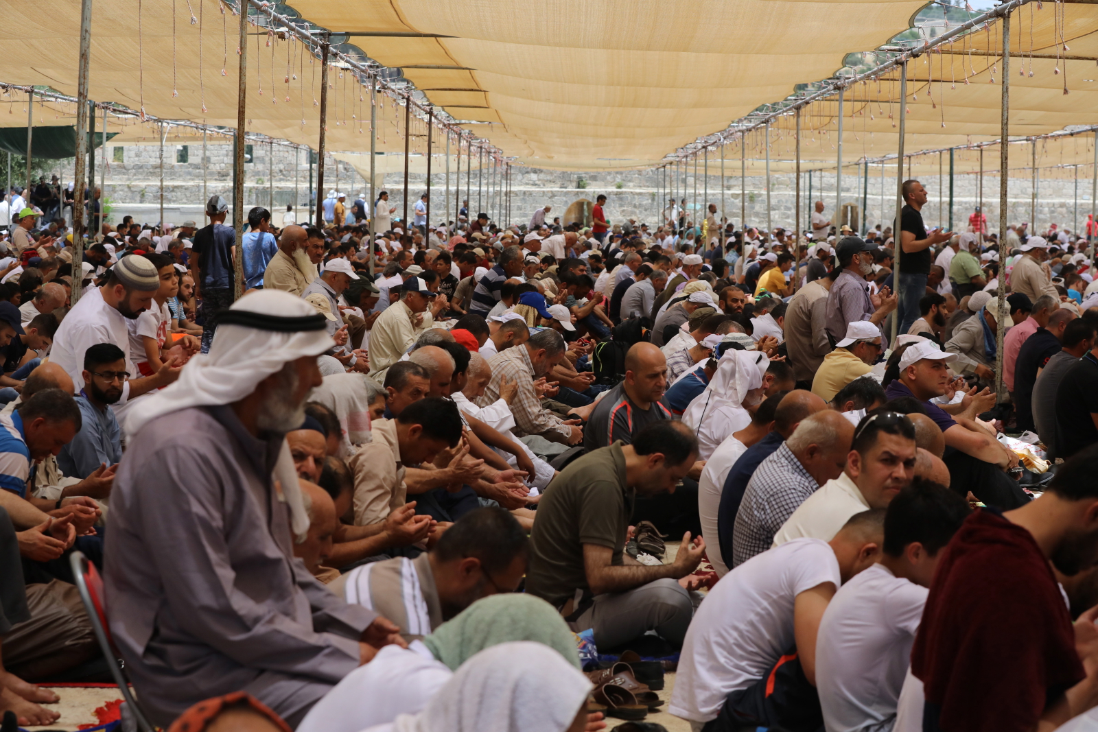 Ostatnia piątkowa modlitwa podczas tegorocznego ramadanu w Jerozolimie. Fot. PAP/EPA/ALAA BADARNEH