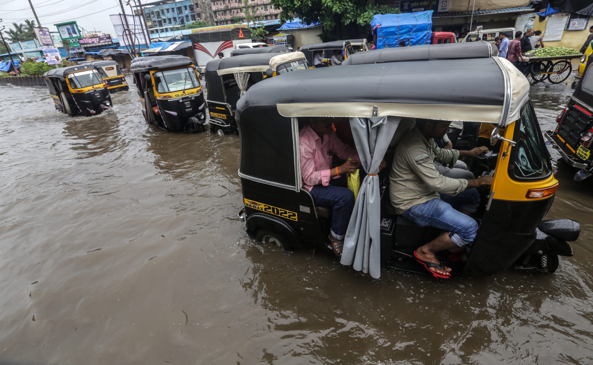 Bombaj, Indie, pora monsunowa, fot. DIVYAKANT SOLANKI, PAP/EPA.