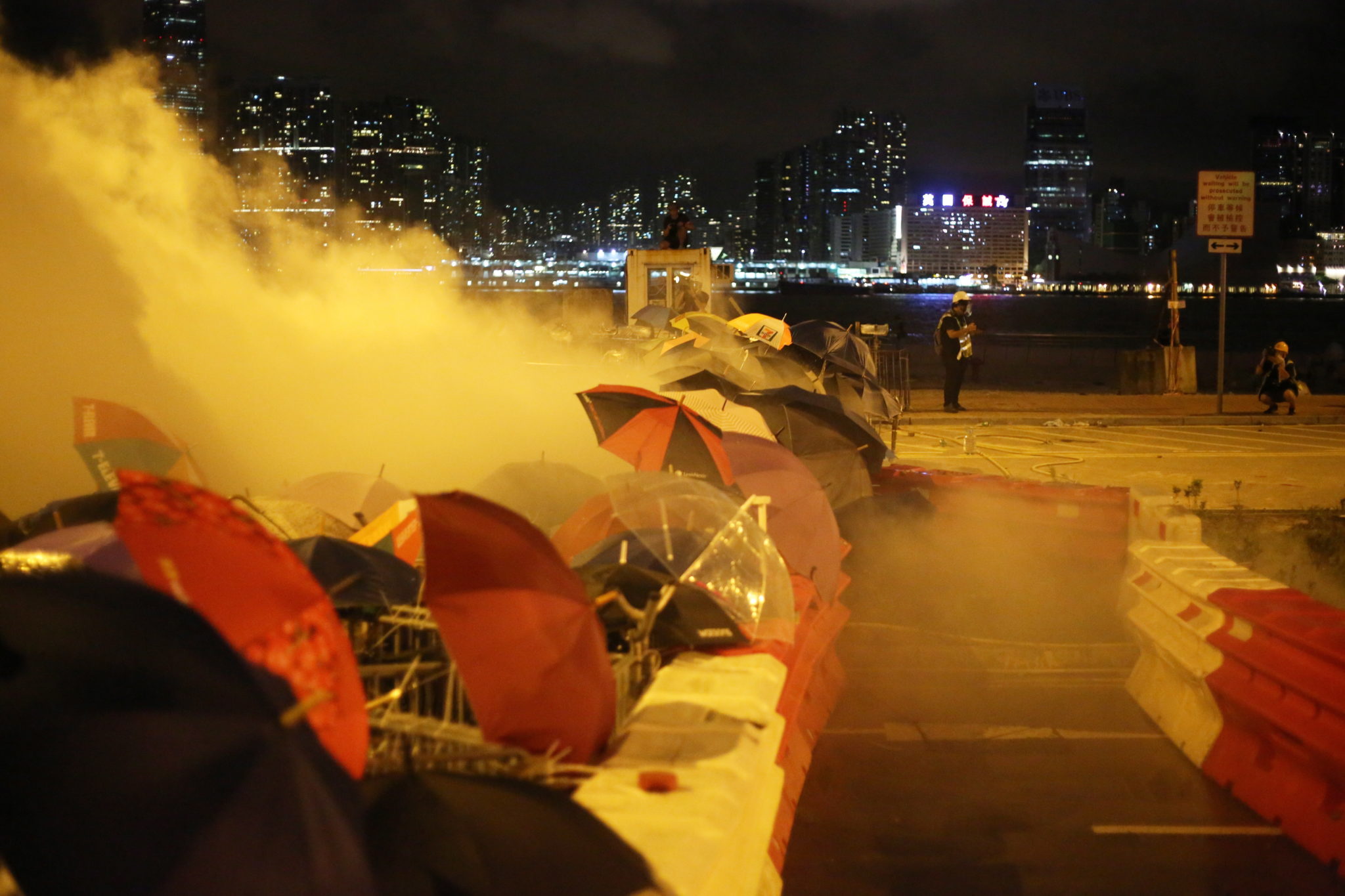 Hongkong. Ponad 50 osób rannych podczas pacyfikacji protestu, fot. RITCHIE B. TONGO, PAP/EPA 