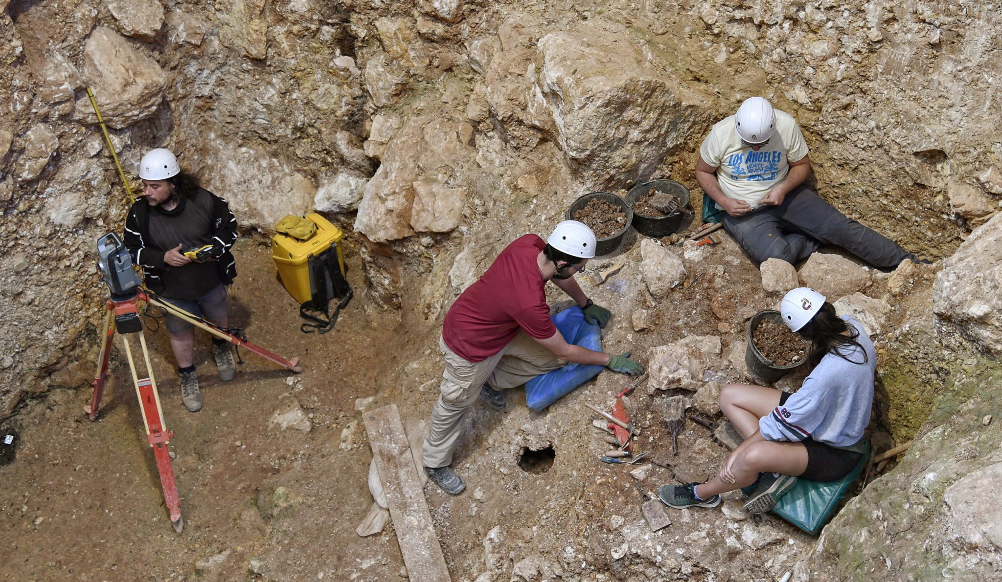 Badania Fundacji Atapuerca. Naukowcy pracują w północnej Hiszpanii, próbują ukończyć sekwencję ewolucji człowieka, fot.SANTI OTERO, PAP/EPA.