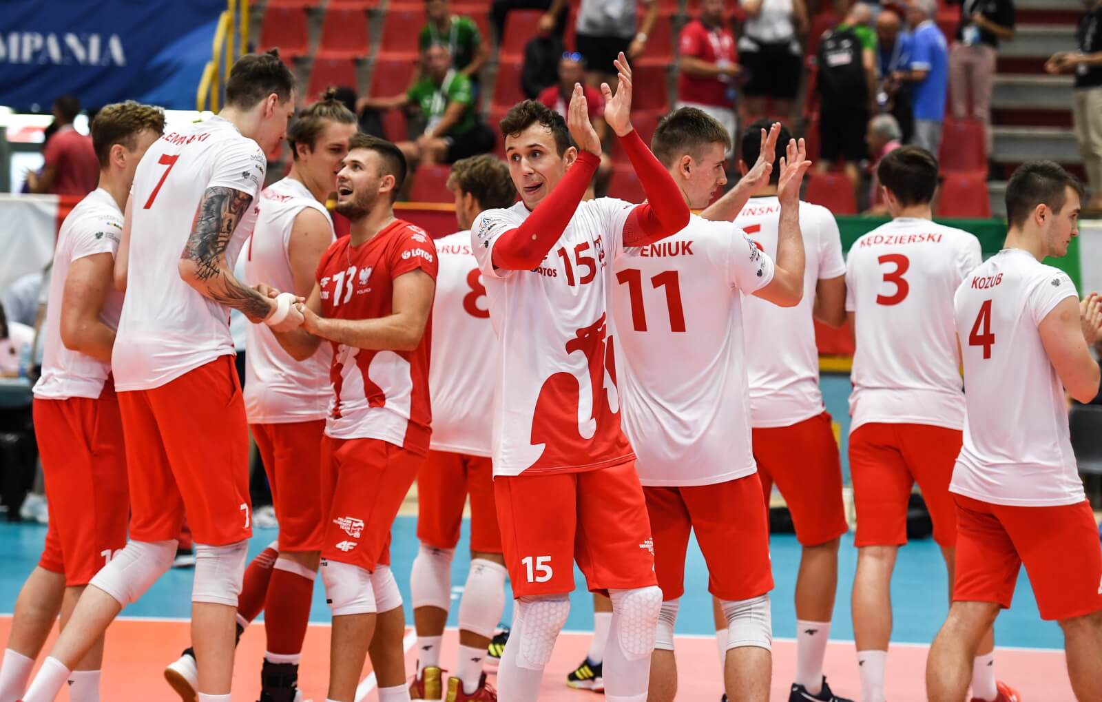 Polscy siatkarze cieszą się z wygranego 3:0 meczu z reprezntacją Brazylii PAP/Paweł Skraba