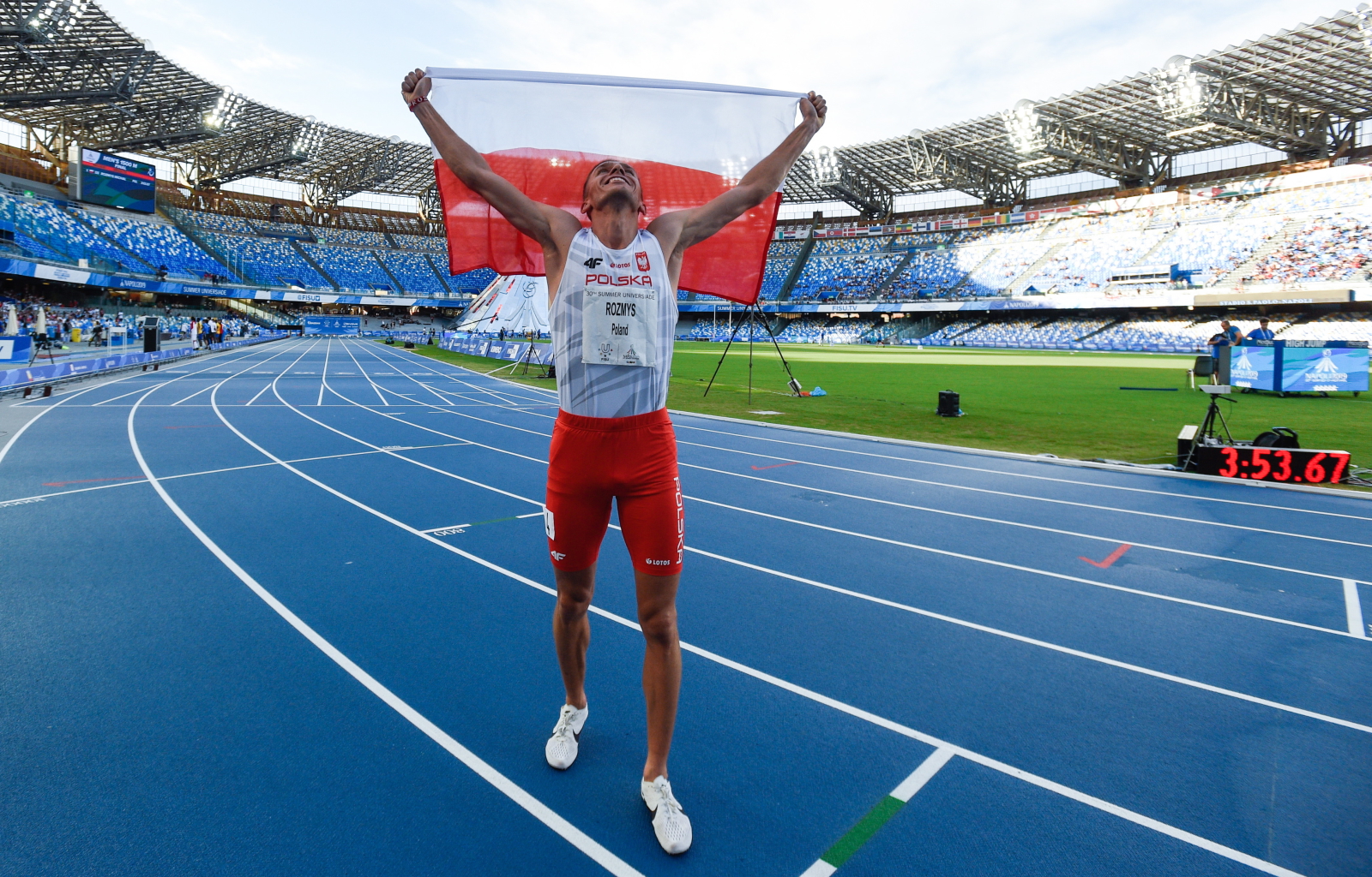 Michał Rozmys zwyciężył w biegu finałowym na 1500 m Fot. PAP/Paweł Skraba