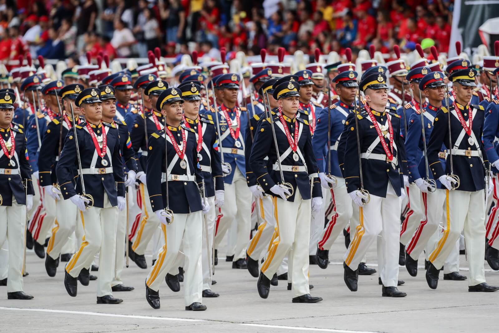 Parada militarna na dzień niepodegłości Wenezuel fot. EPA/Rayner Pena