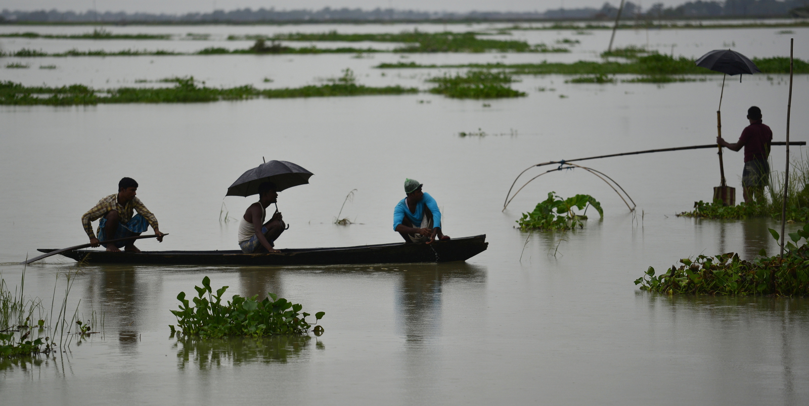 Deszczowa pogoda w Assam Fot. EPA/STR