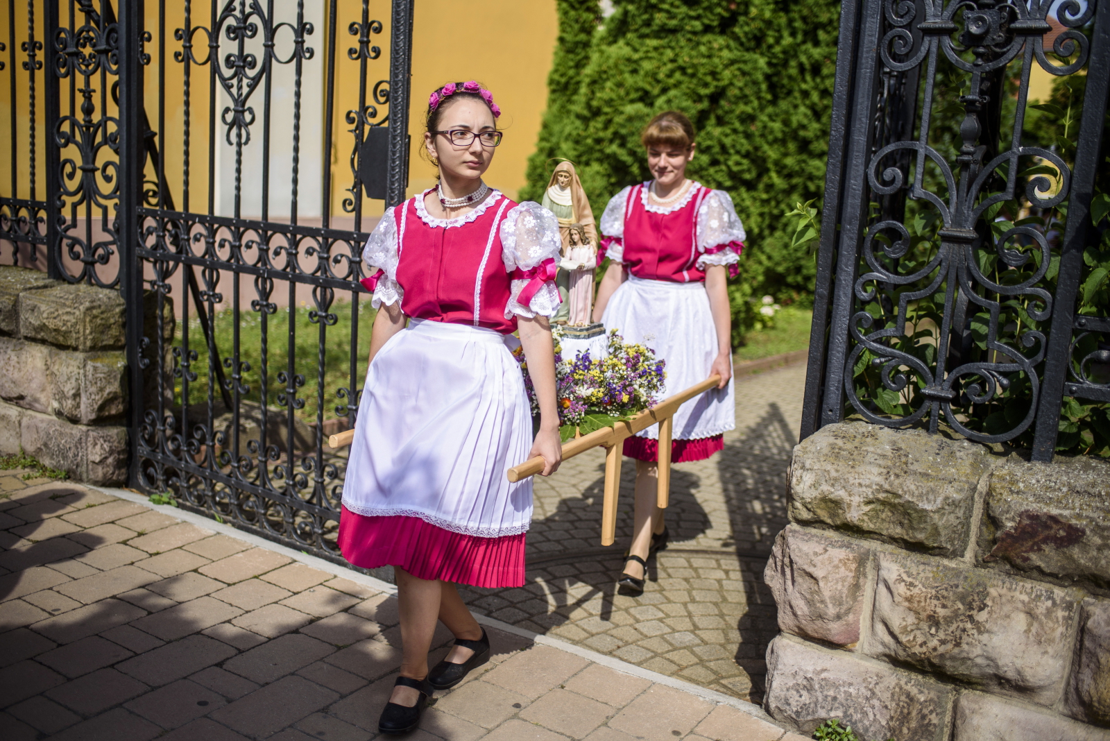 Procesja ku czci św. Anny na Węgrzech. Fot. PAP/EPA/Peter Komka