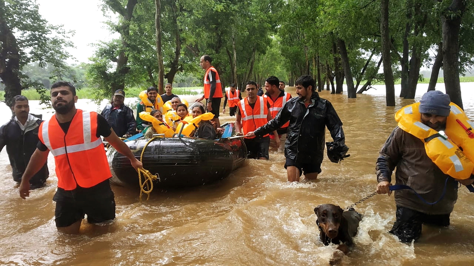 Powódź w Indiach EPA/INDIAN DEFENSE MINISTRY 