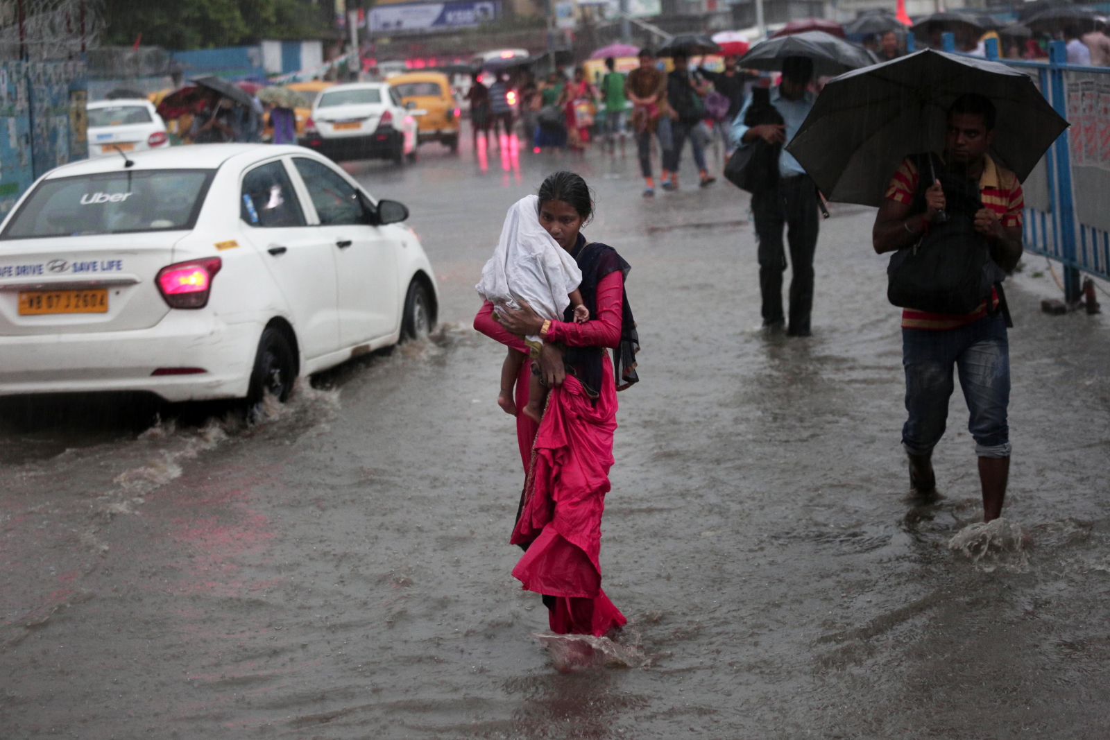 Czas monsunów w Kalkucie, EPA/PIYAL ADHIKARY  