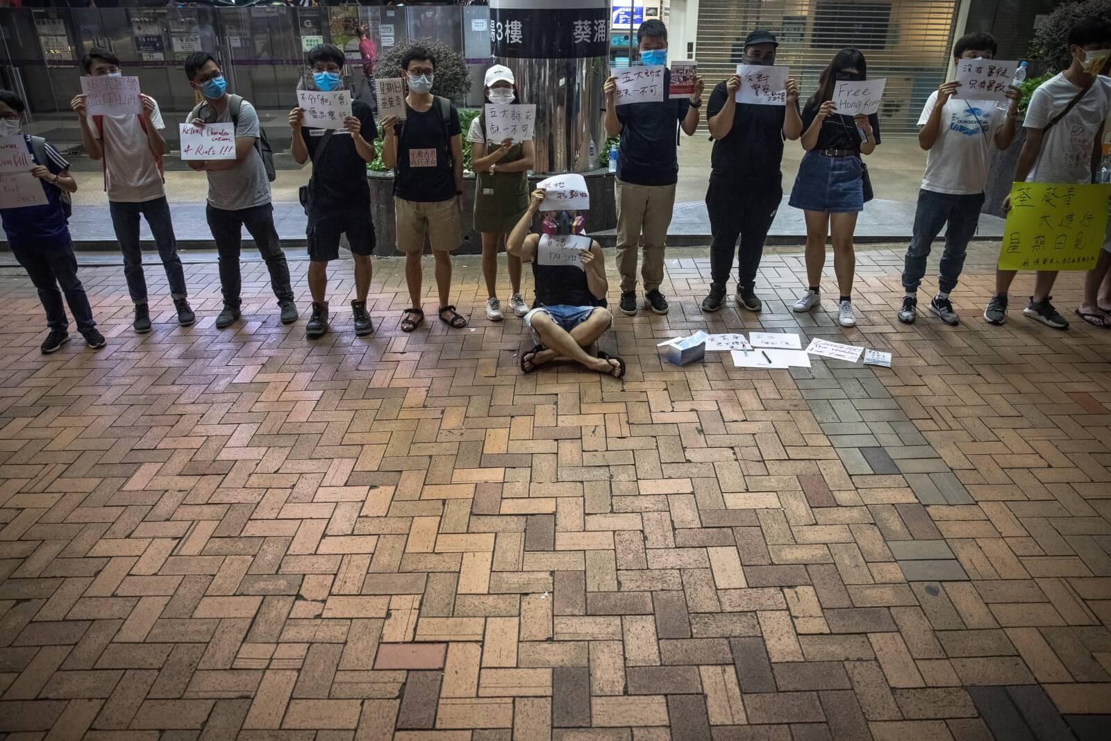 Protesty w Hong Kongu fot. EPA/ROMAN PILIPEY