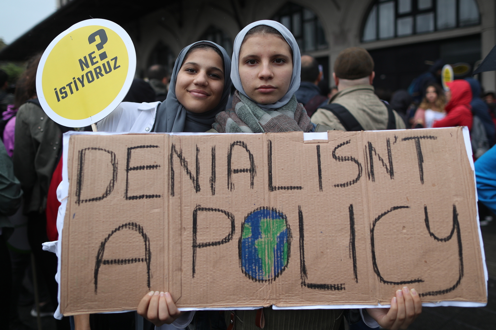 Globalny Strajk Klimatyczny - Istambuł (Turcja) Fot. PAP/EPA/ERDEM SAHIN