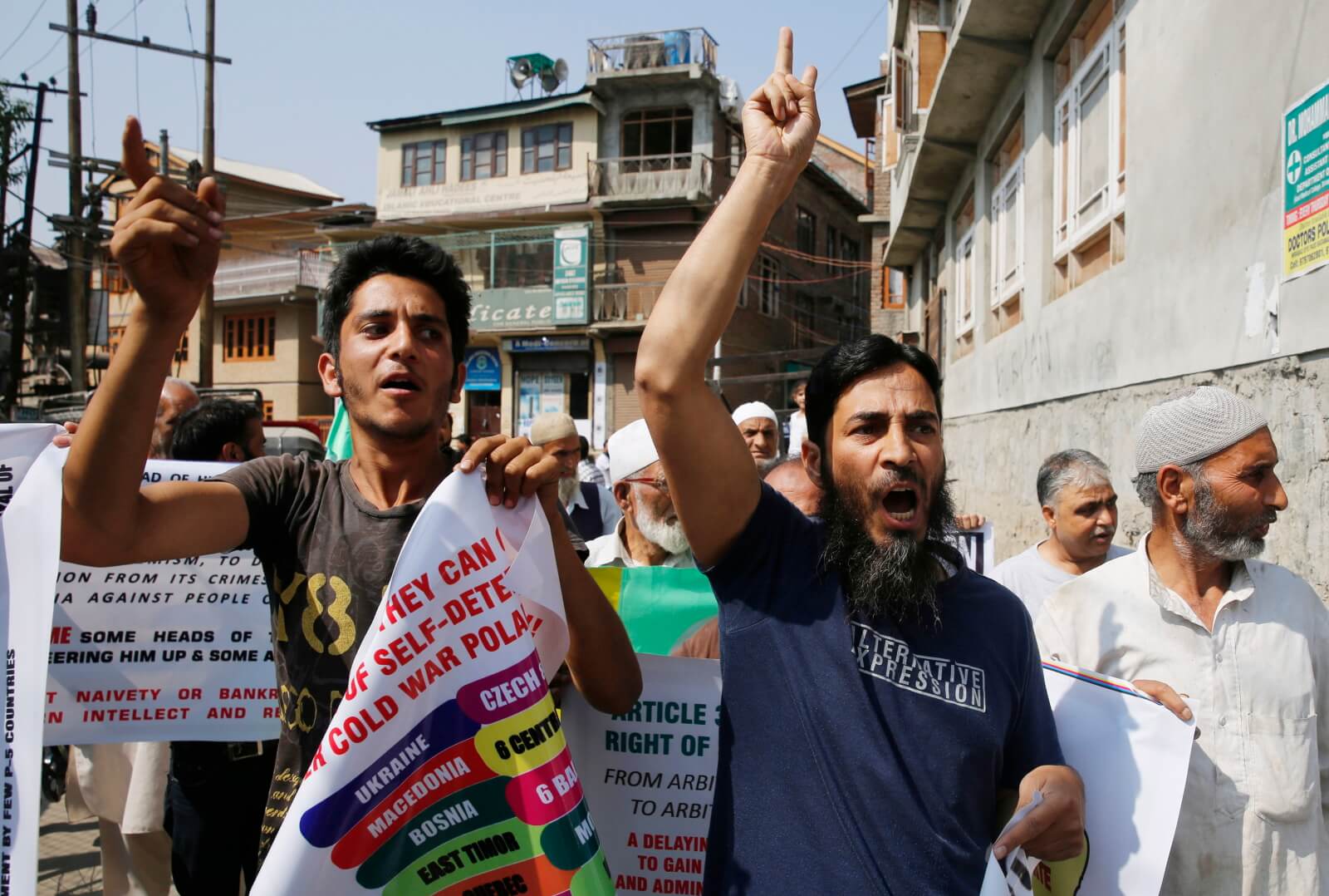 Protesty w regionie Kaszmiru fot.  EPA/FAROOQ KHAN