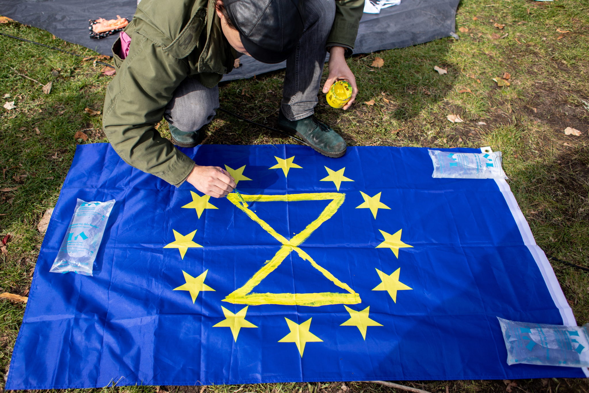 Extinction Rebellion, protest klimatyczny odbywa się w wielu miastach Europy, m.in Paryżu, Amsterdamie i Londynie. NA zdjęciu Berlin, fot. OMER MESSINGER, PAP/EPA.