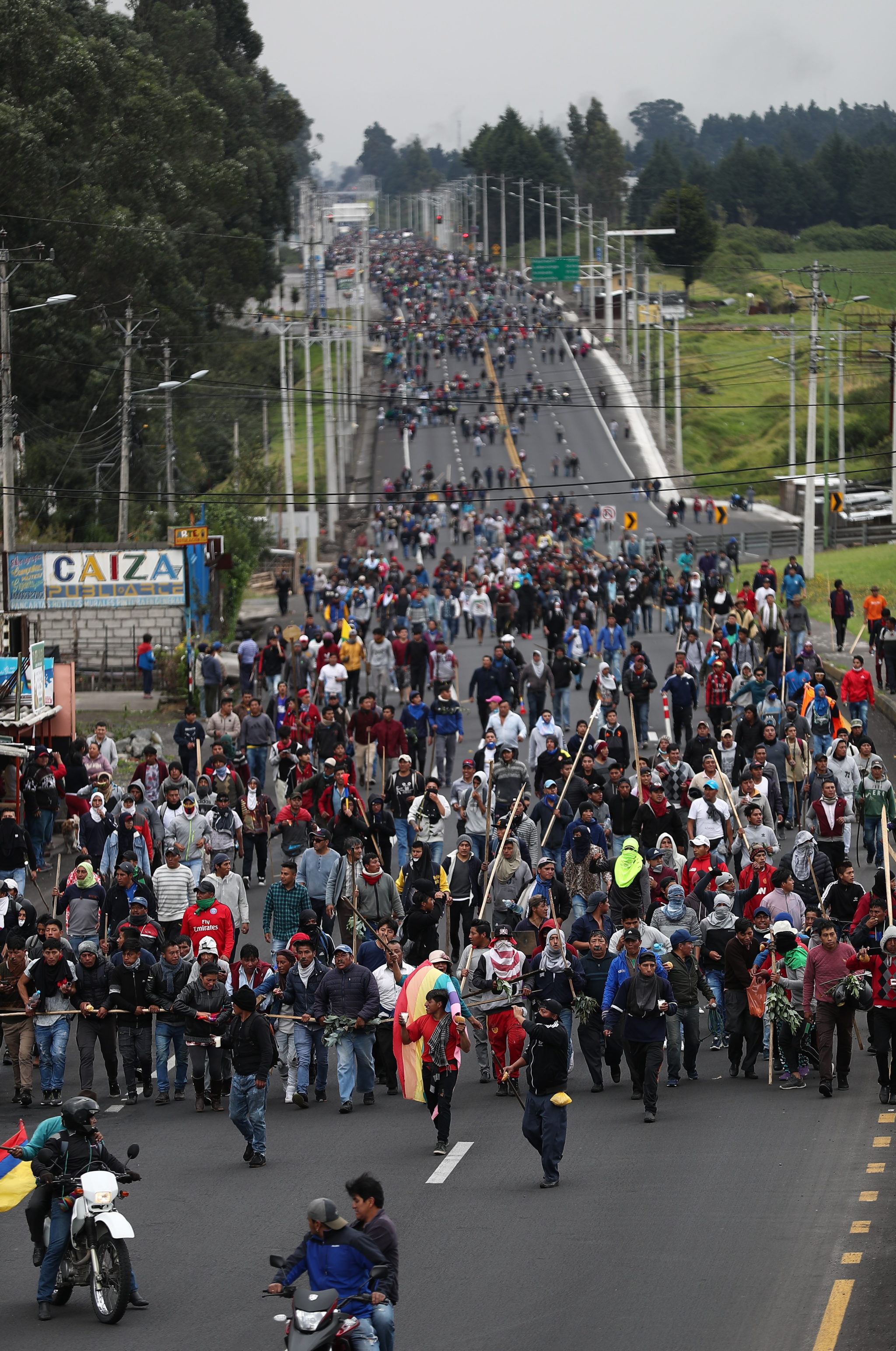 Ekwador: protesty uliczne. Masowe protesty przeciwko korupcji władzy i zniesieniu dopłat do paliw, fot. Jose Jacome , PAP/EPA 