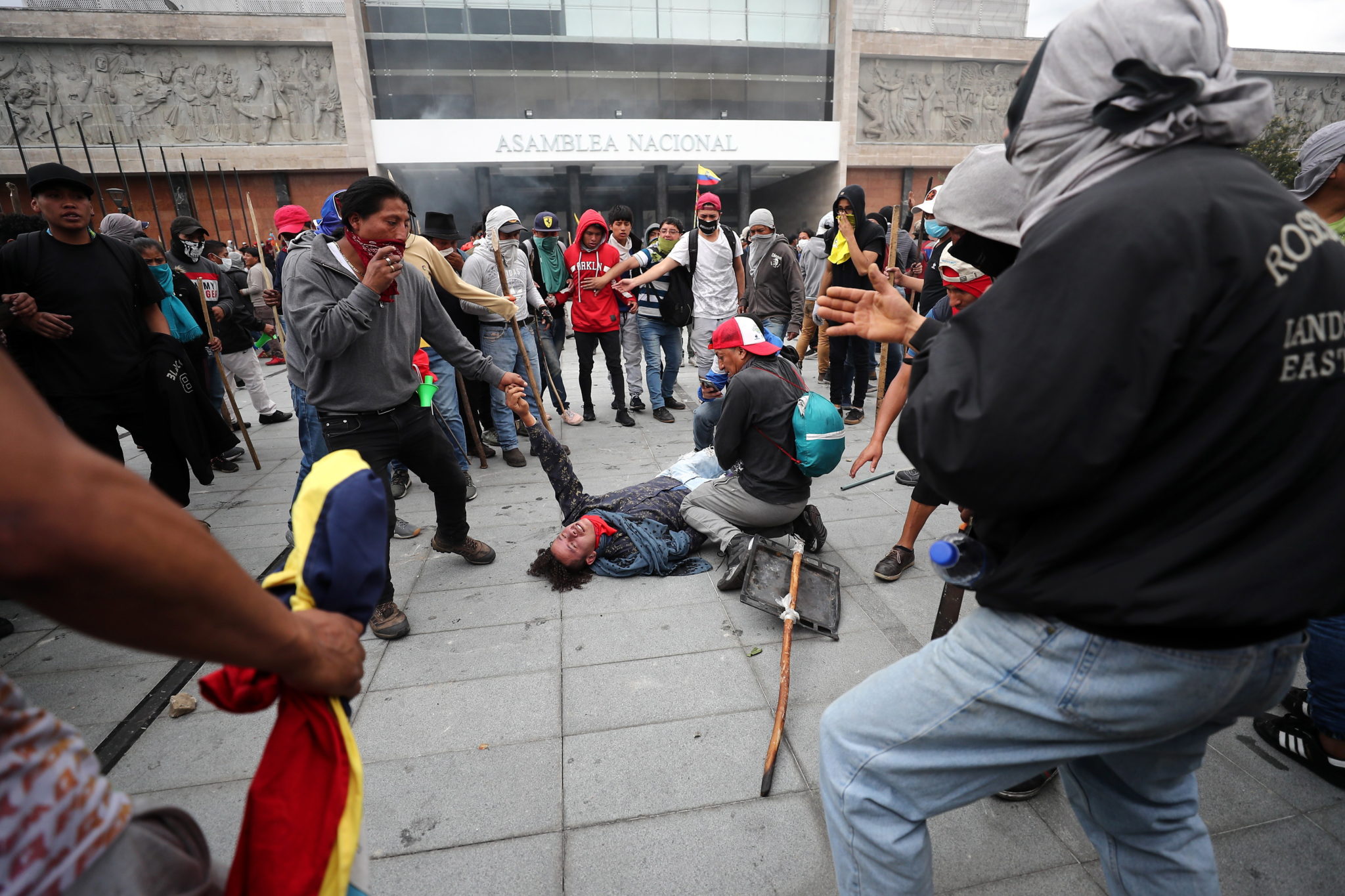 Ekwador: demonstranci protestują przeciwko korupcji rządzących i nieudolnej polityce gospodarczej fot. fot. Jose Jacome. PAP/EPA 