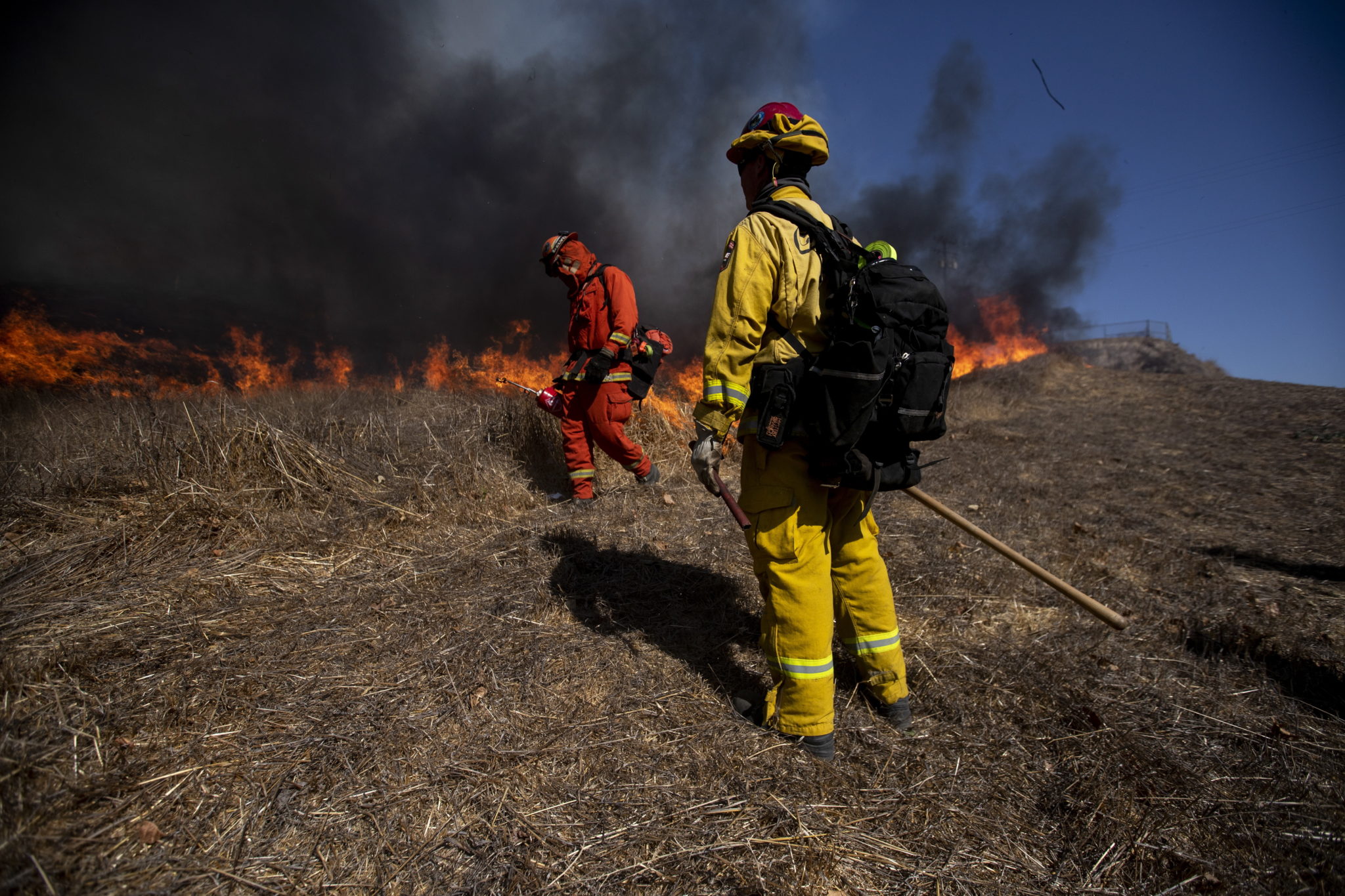 Pożary pustoszą krajobraz Kalifornii. fot. EPA/ETIENNE LAURENT 