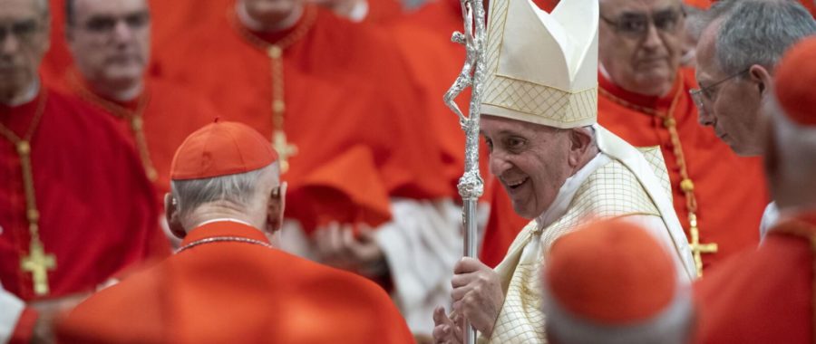 Franciszek z nowymi kardynałami fot. EPA/CLAUDIO PERI
