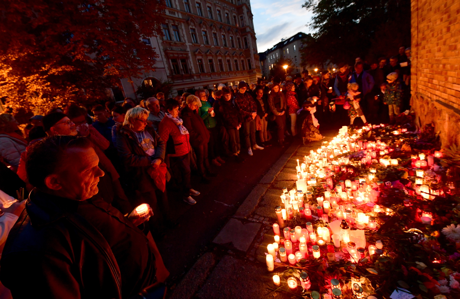 Upamiętnienie ofiar w Halle fot. EPA/FILIP SINGER 
Dostawca: PAP/EPA.