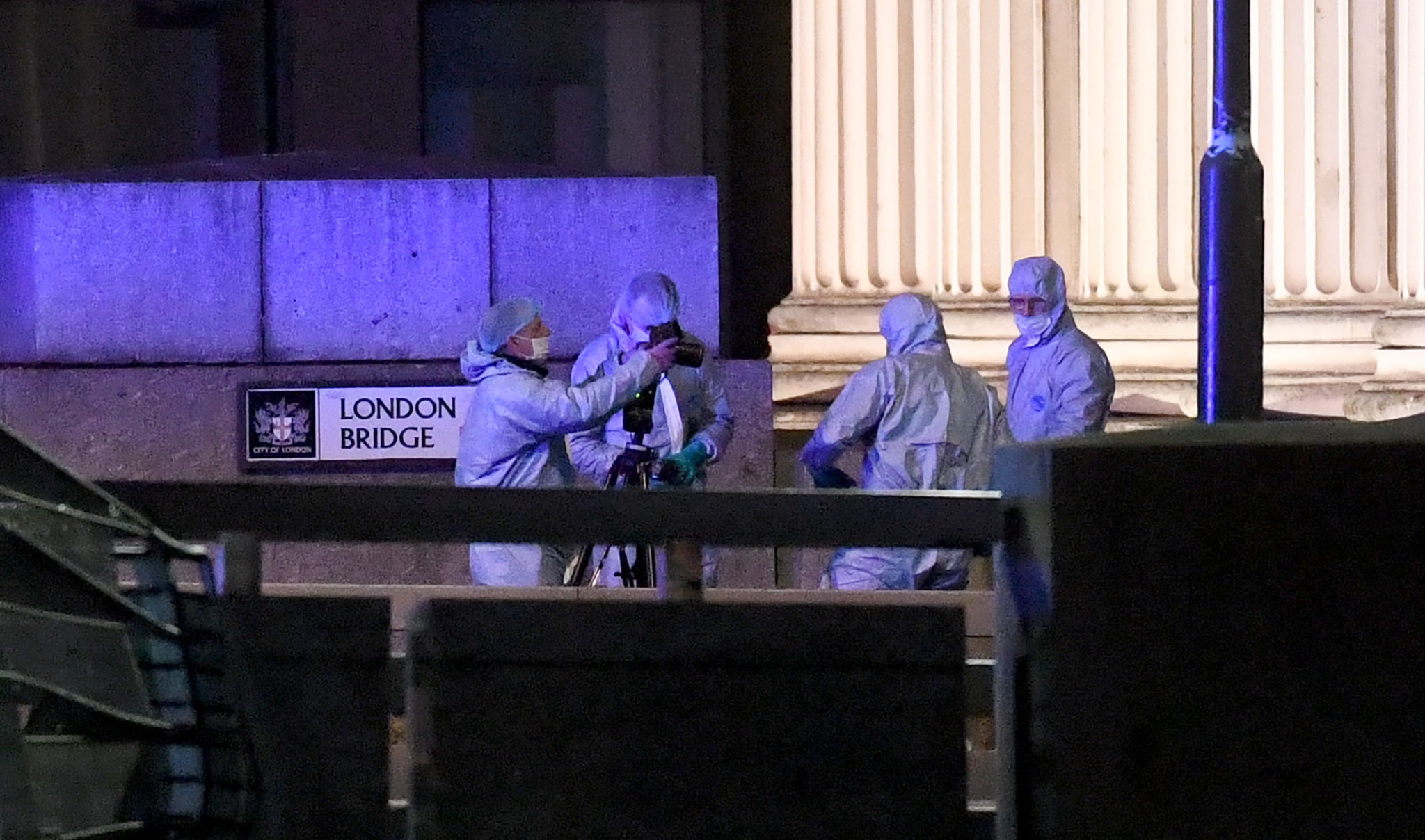 Atak na moście w Londynie, w którym ucierpiało 6 osób. Podejrzewa się, że przyczyną strzelaniny były pobudki terrorystyczne. fot. EPA/FACUNDO ARRIZABALAGA