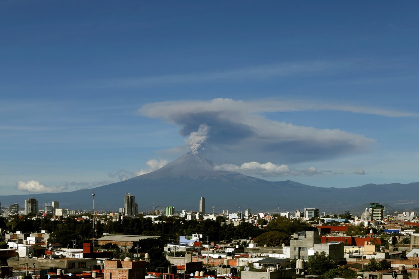 Wulkan w Meksyfku fot. EPA/Hilda Rios
