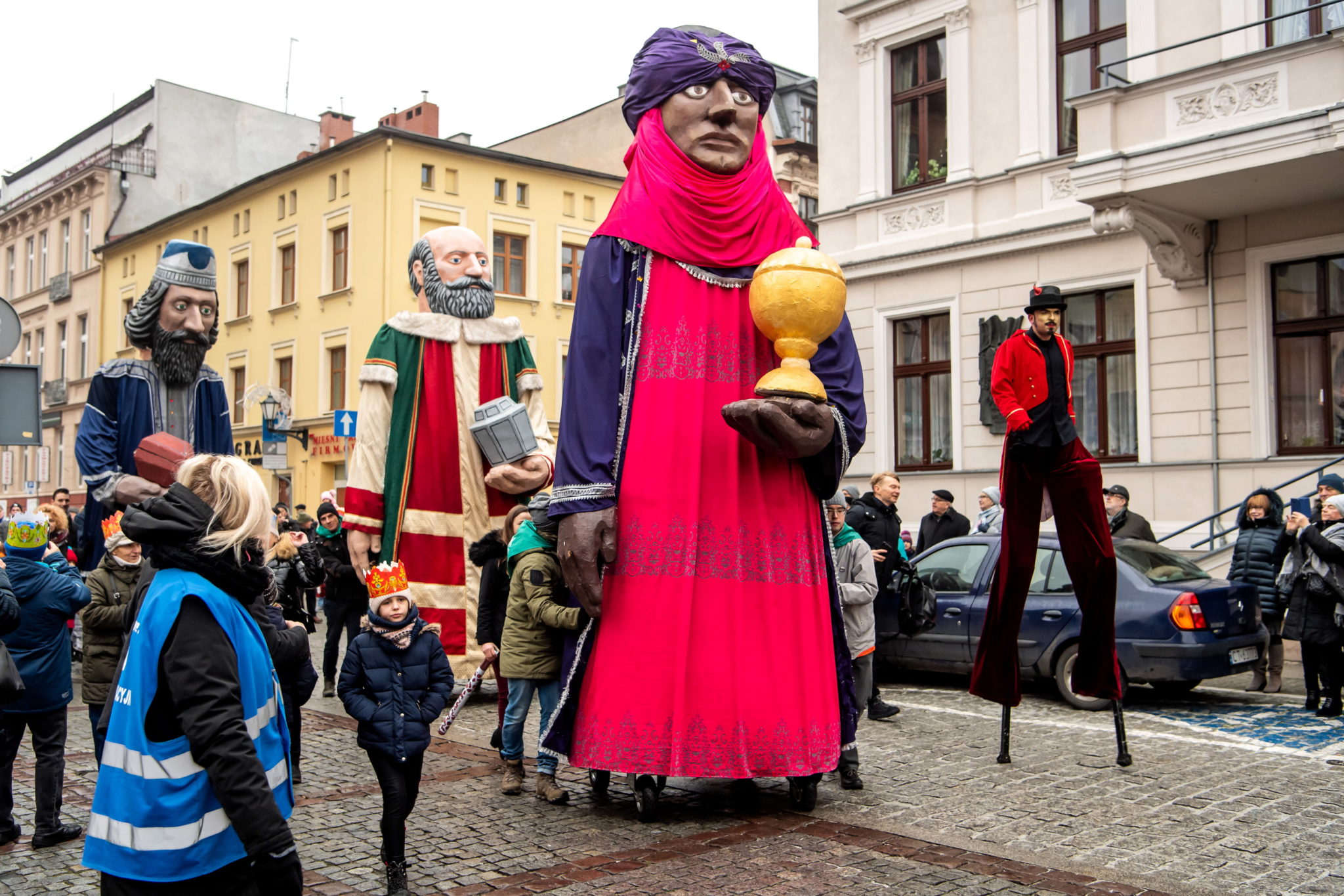 Toruń: mędrców świata przygotowano na na wzór hiszpańskich, zwanych gigantes, fot. PAP/ Tomasz Żmijewski 