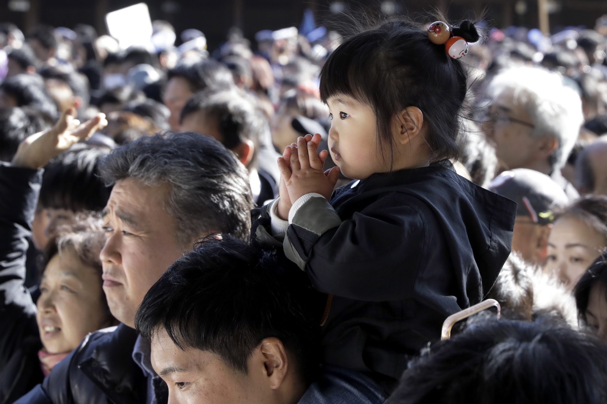 Noworoczne modlitwy w Sanktuarium Meiji w Tokio, fot. EPA/KIYOSHI OTA