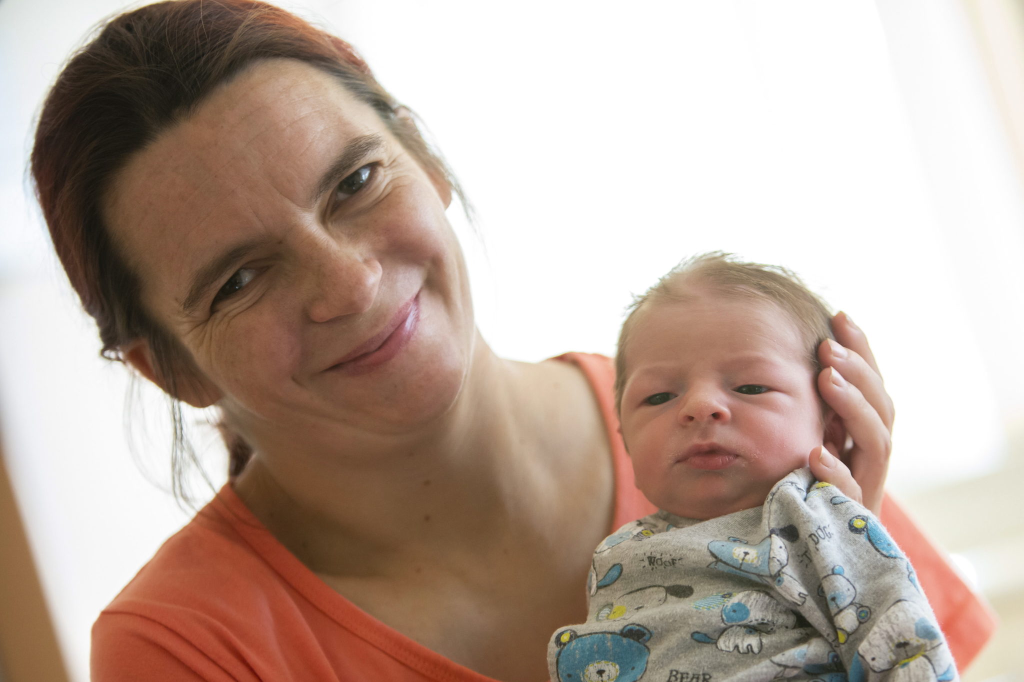 Węgry: pierwsze dziecko urodzone w nowym roku. Patryk Kovacs przyszedł na świat minutę po północy w szpitalu w mieście Nagykanizsa, fot. EPA/Gyorgy Varga 