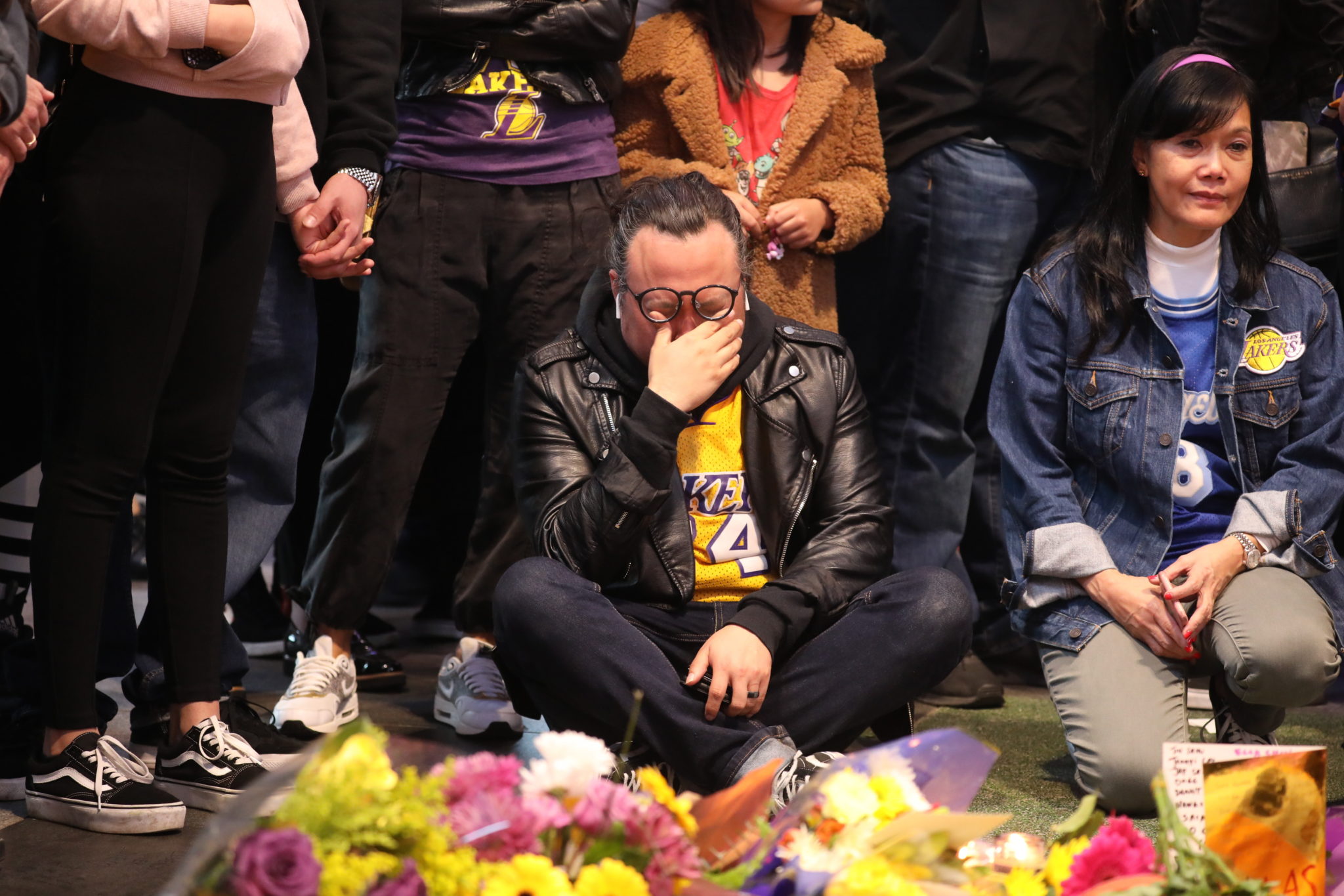 Fani wciąż opłakują śmierć swojego idola K. Bryanta. fot.  EPA/DAVID SWANSON 