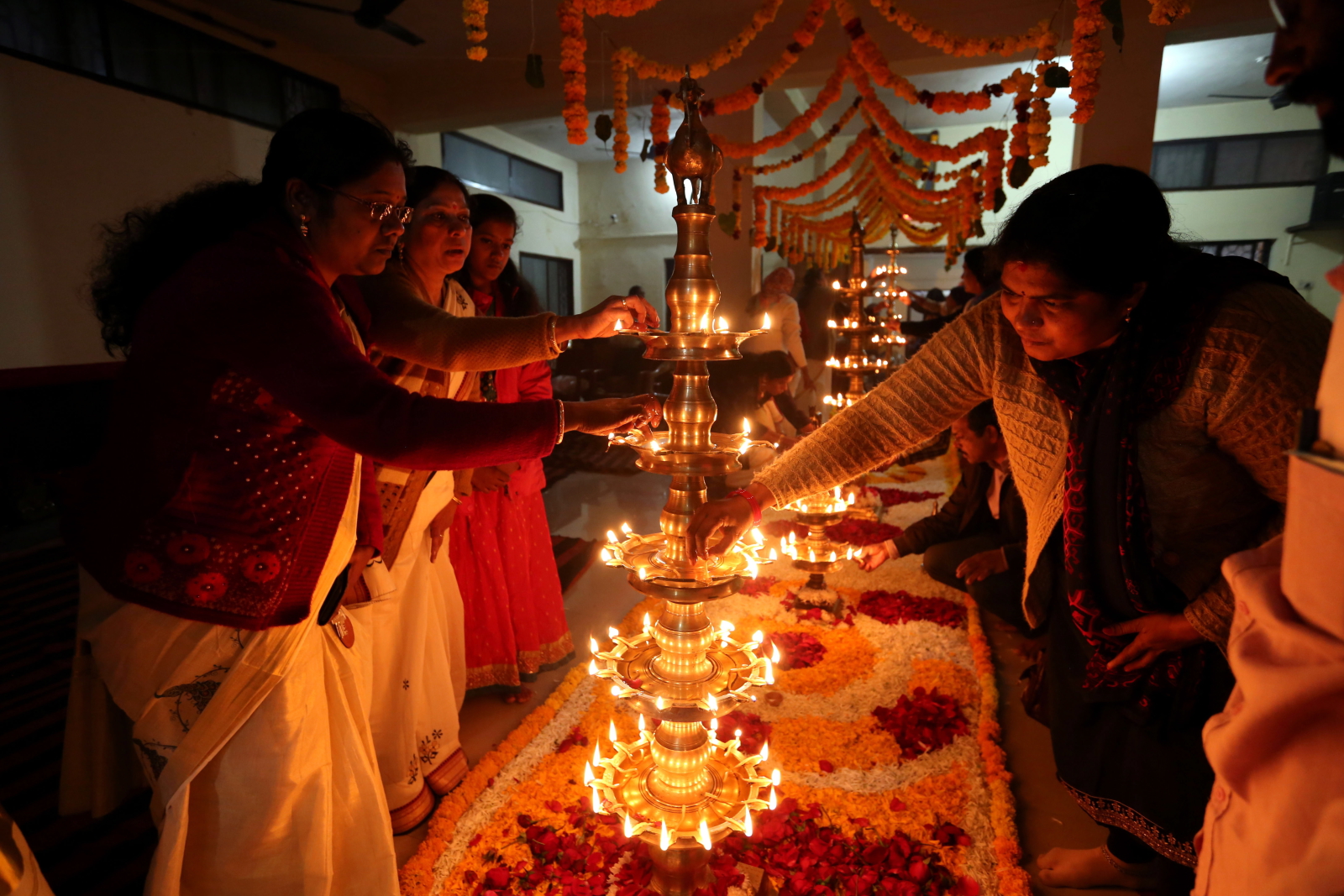 Festiwal Makara Vilakku w Bhopal, Indie Fot. PAP/EPA/SANJEEV GUPTA