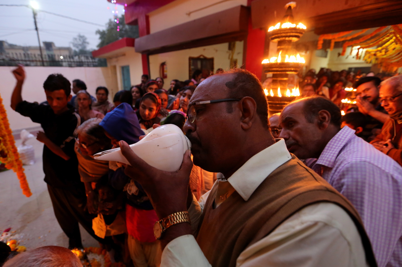 Festiwal Makara Vilakku w Bhopal, Indie Fot. PAP/EPA/SANJEEV GUPTA