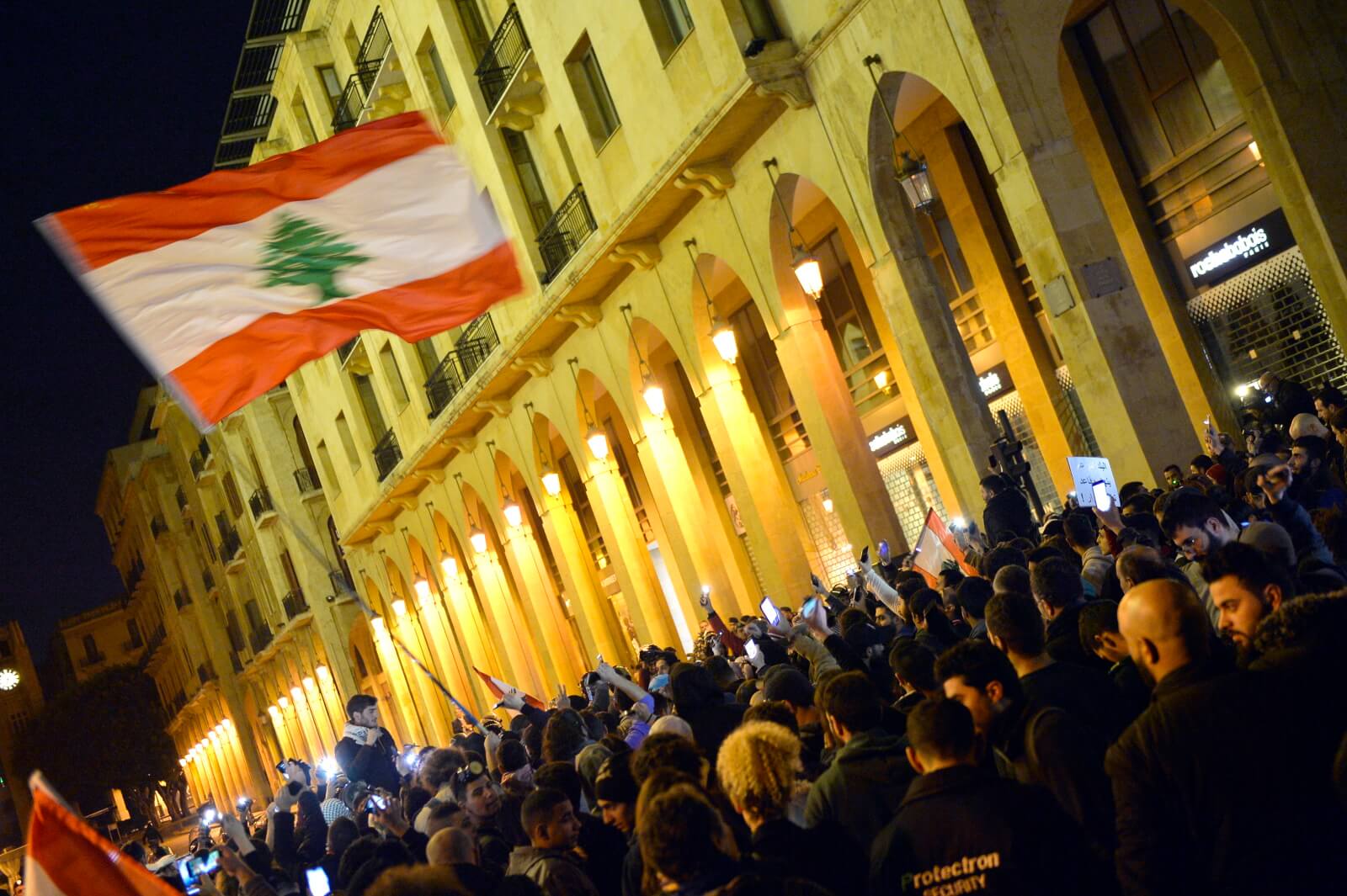 Protesty w Lebanonie fot. EPA/WAEL HAMZEH
