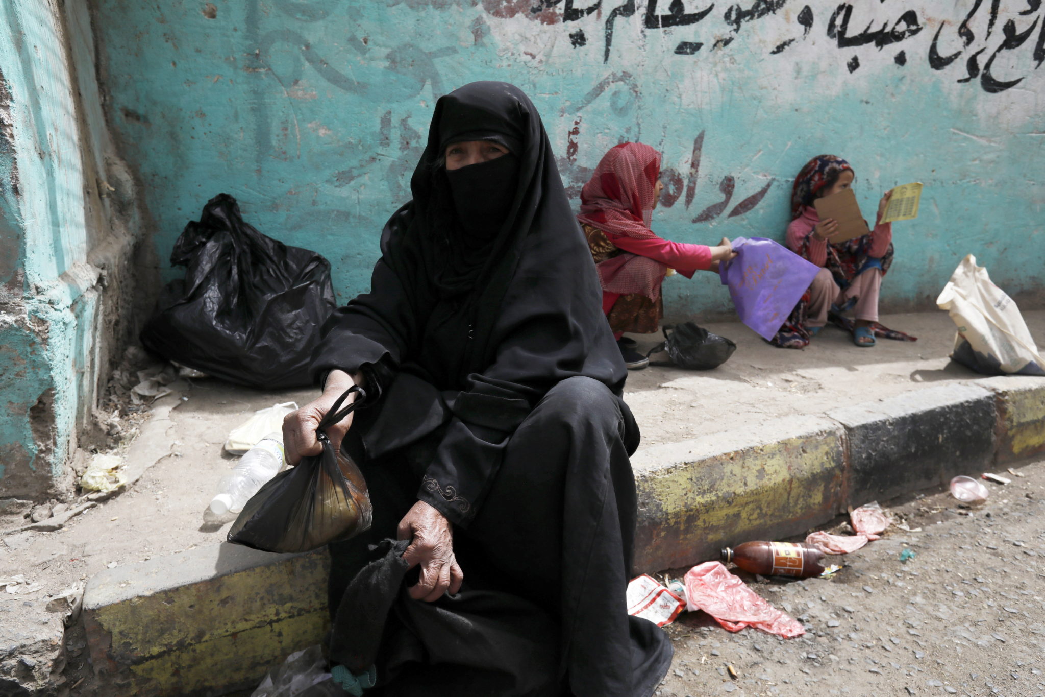 Kryzys humanitarny w Jemenie. Fot. EPA/YAHYA ARHAB 